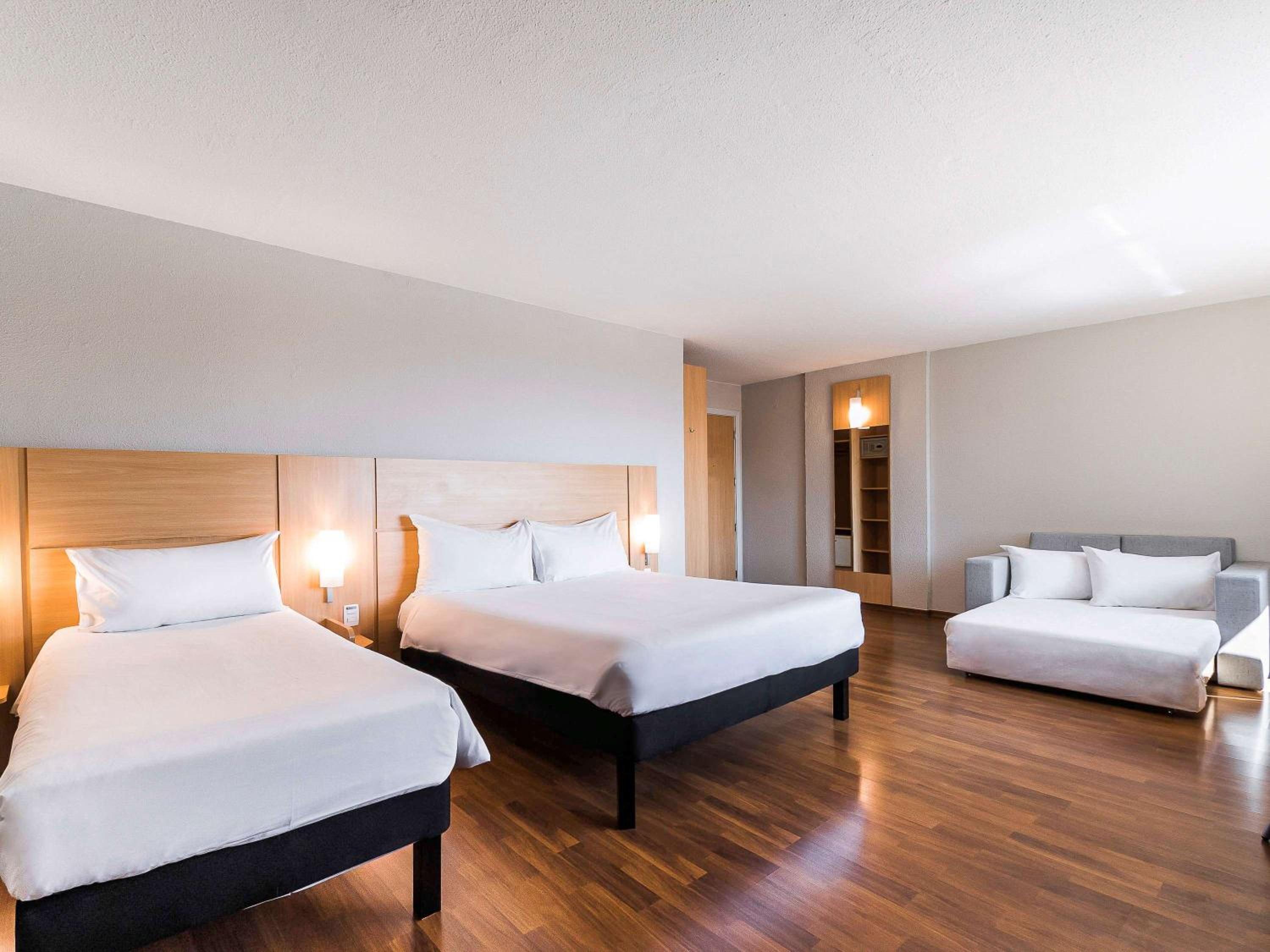 Family Room with Double Bed, Single Bed and Sofa Bed