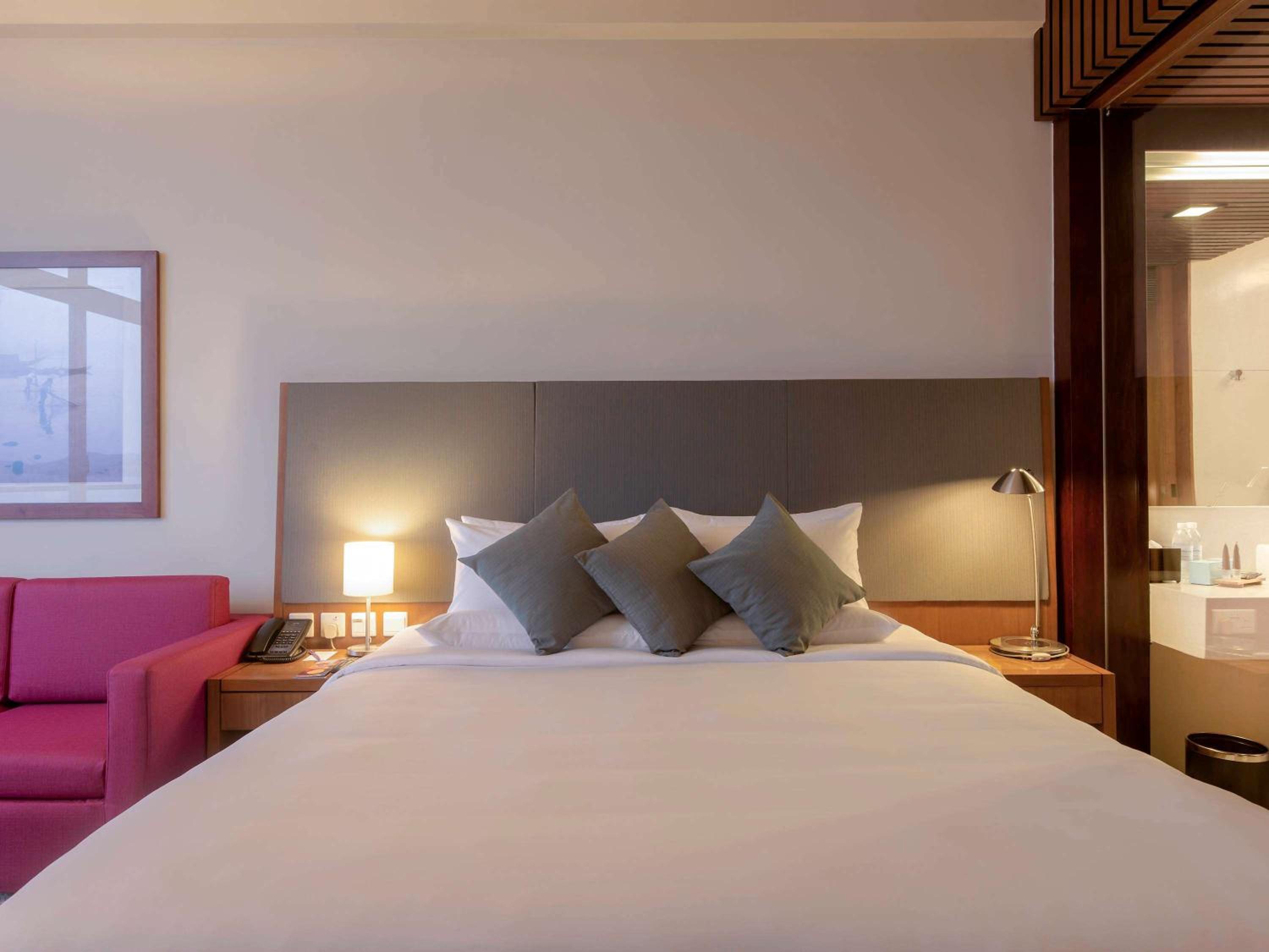 Superior King Room - Photo 3