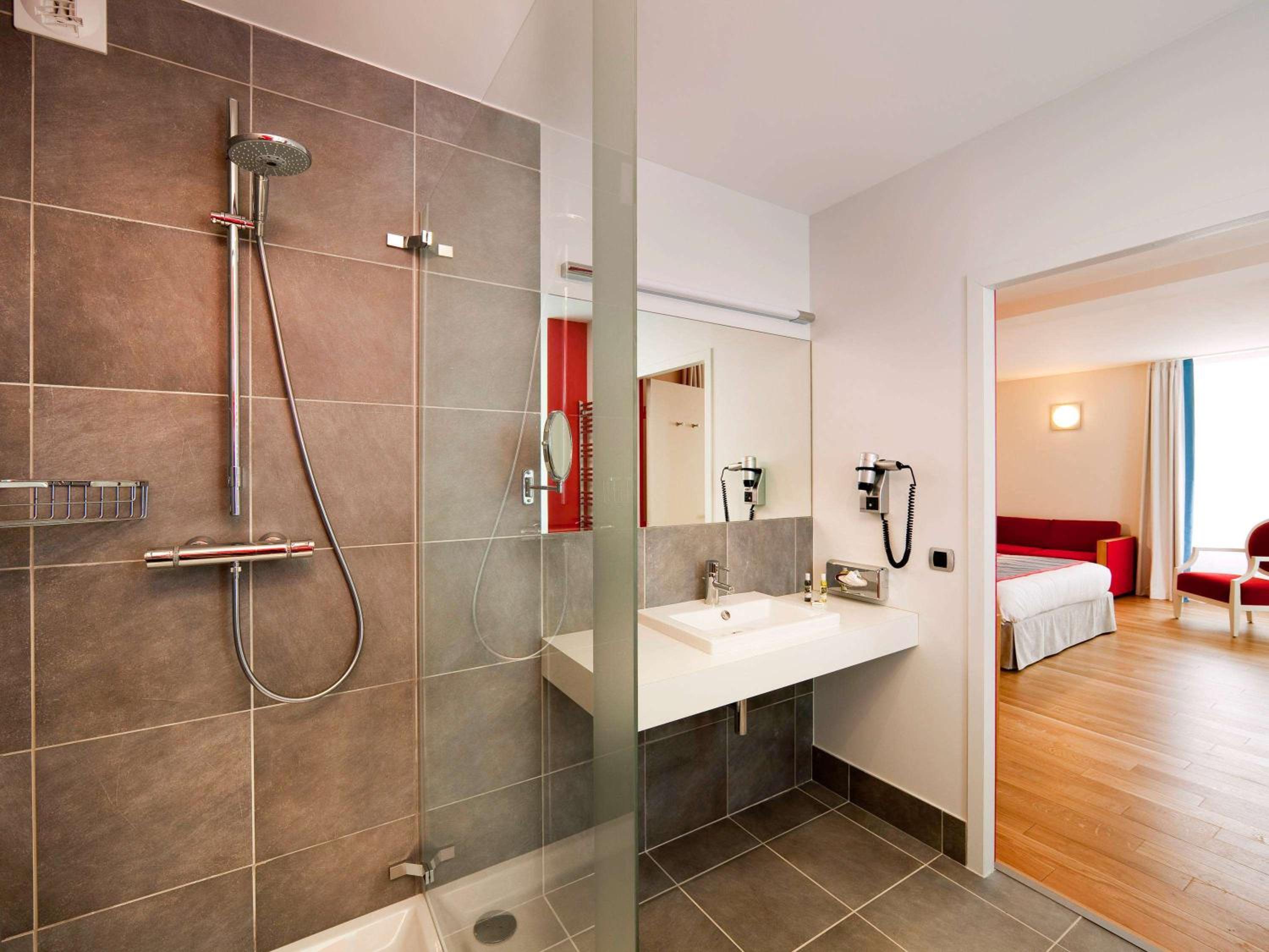Standard Double Room - Photo 8