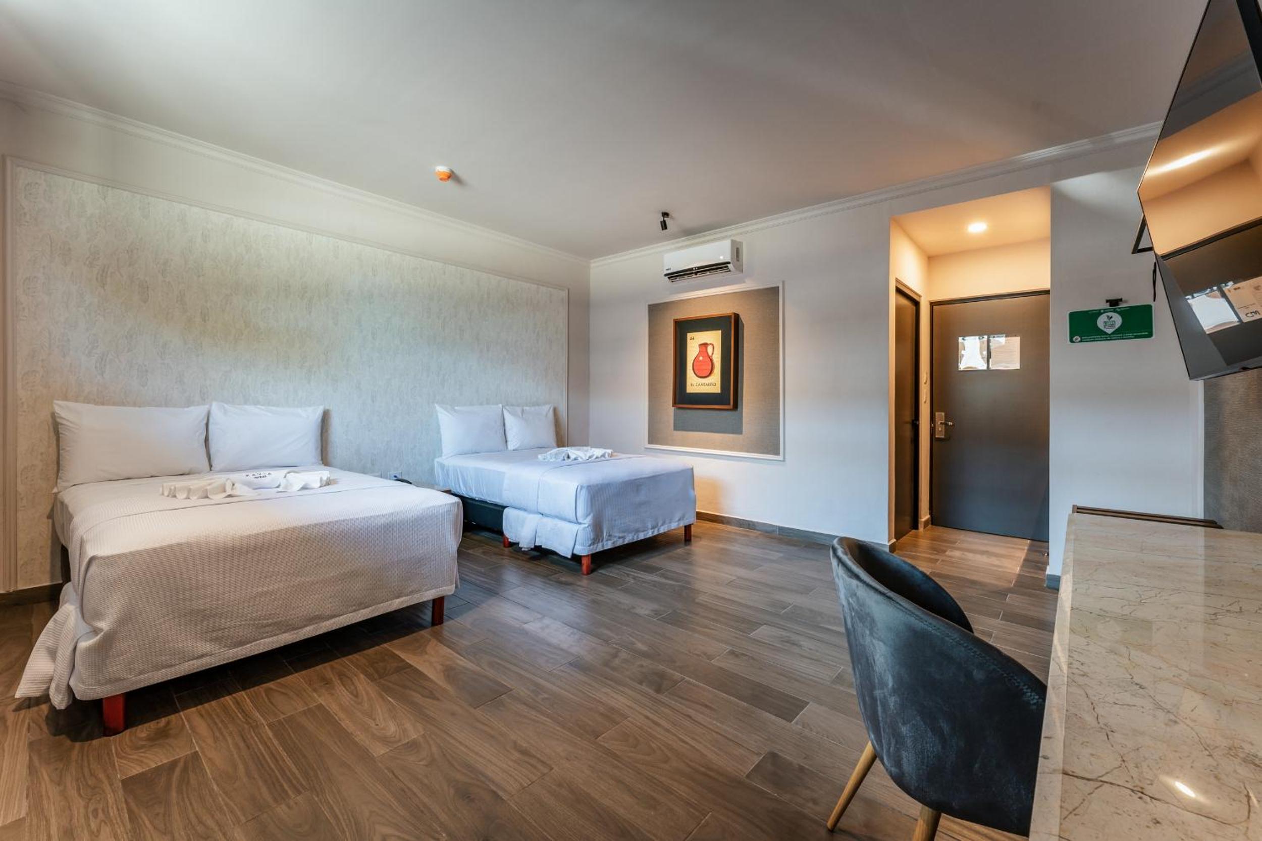Double Room - Photo 18
