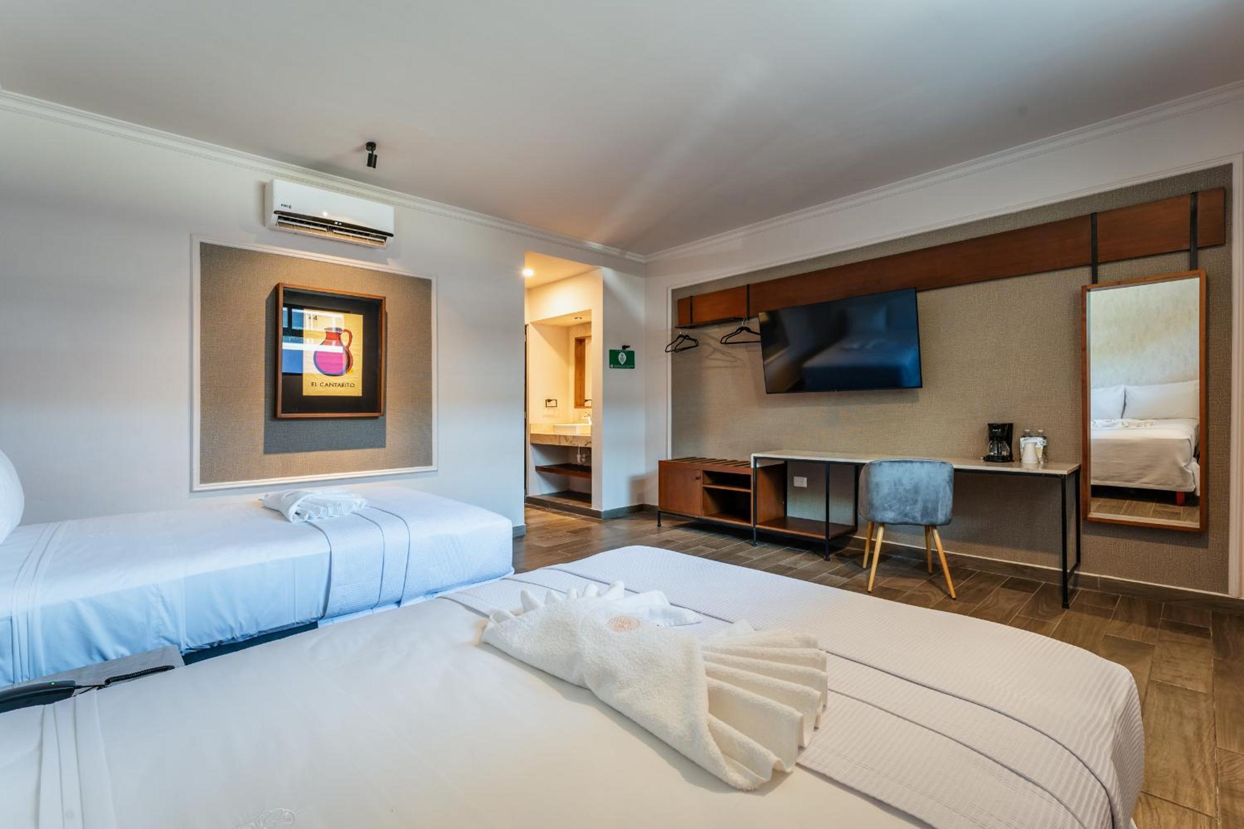 Double Room - Photo 17
