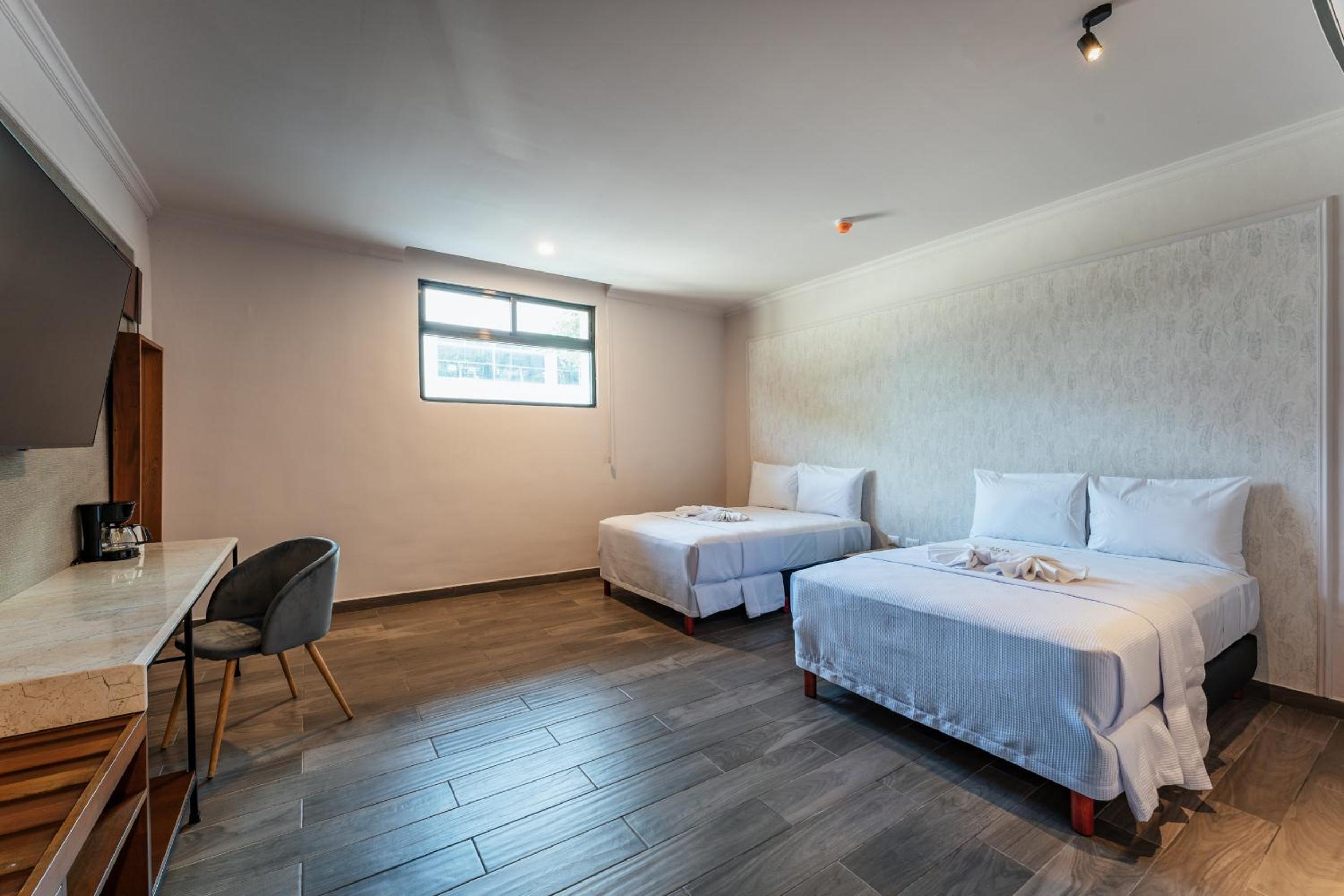 Double Room - Photo 19
