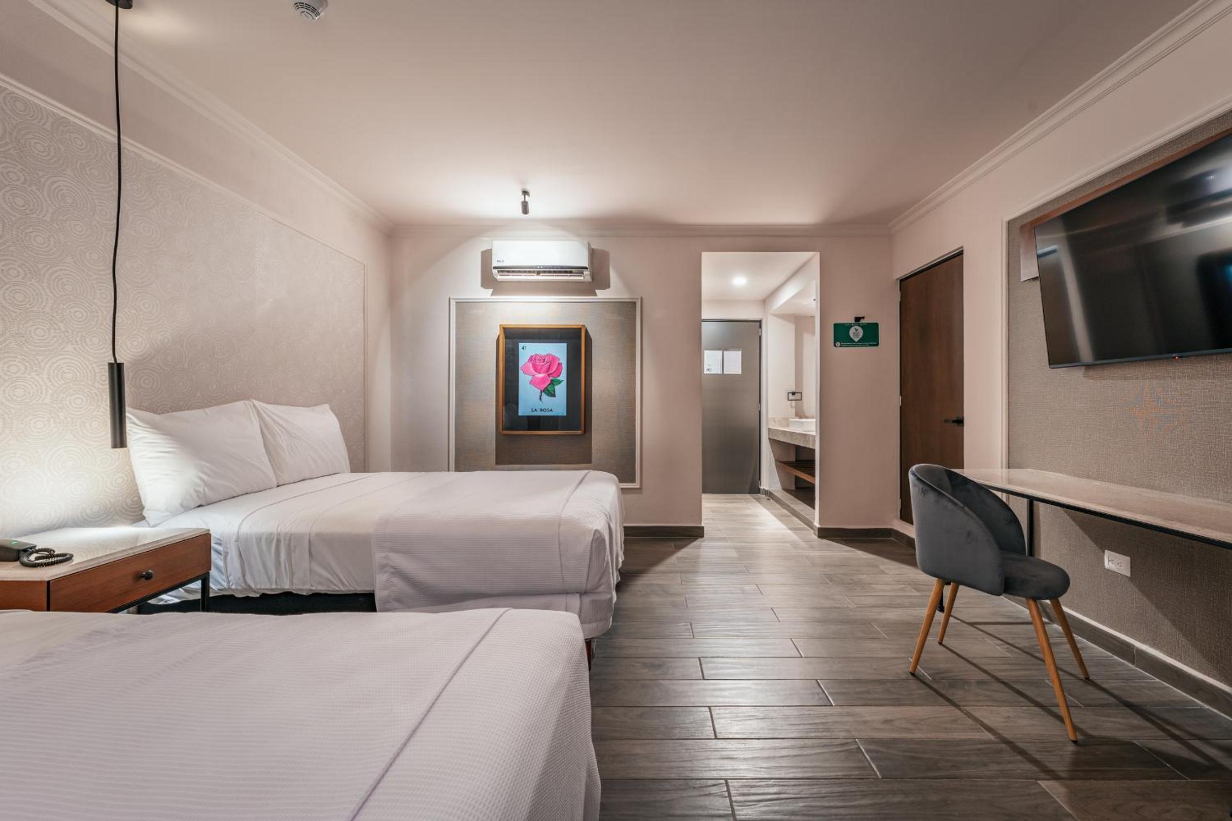Double Room - Photo 14