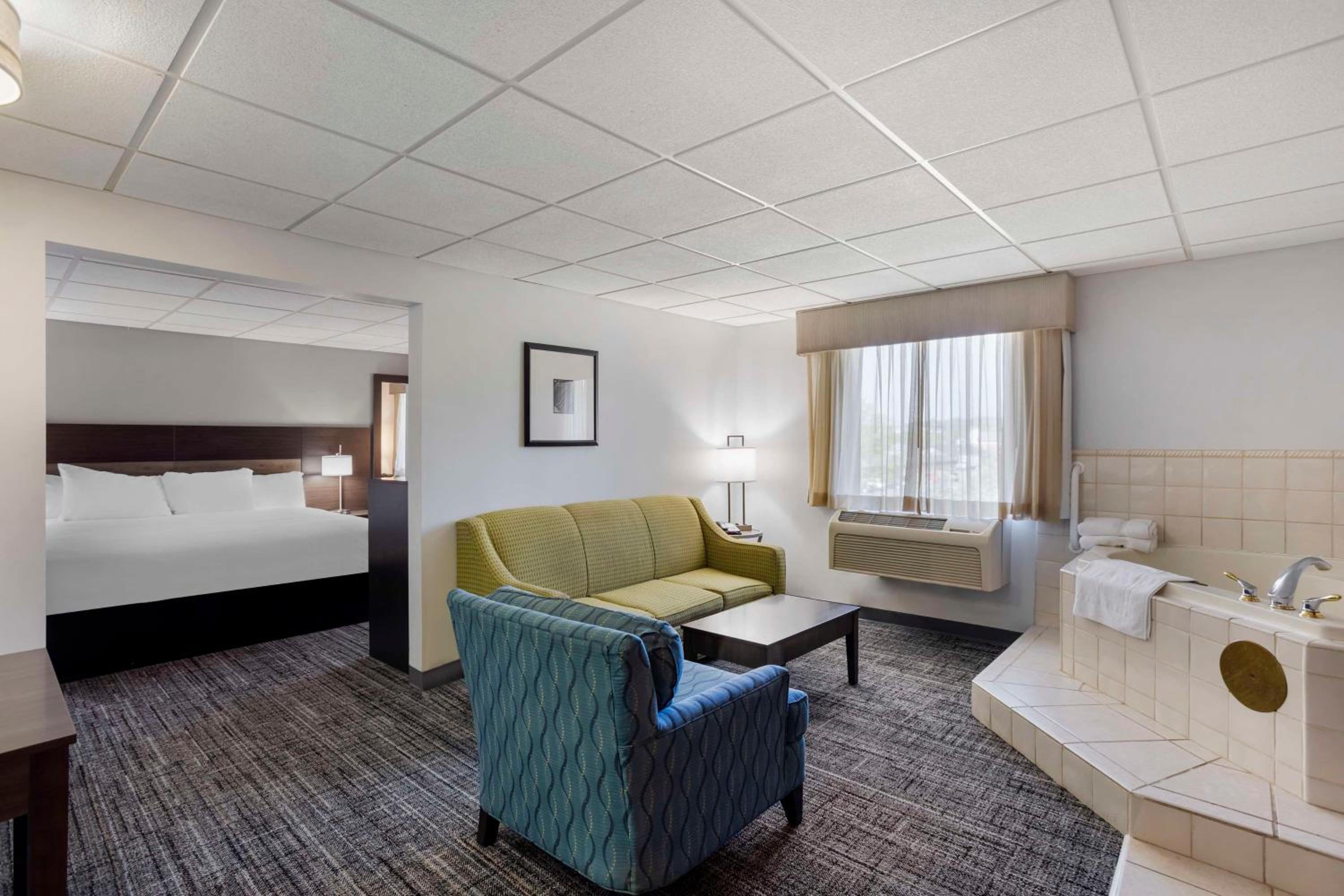 King Suite with Sofa Bed - Non-Smoking