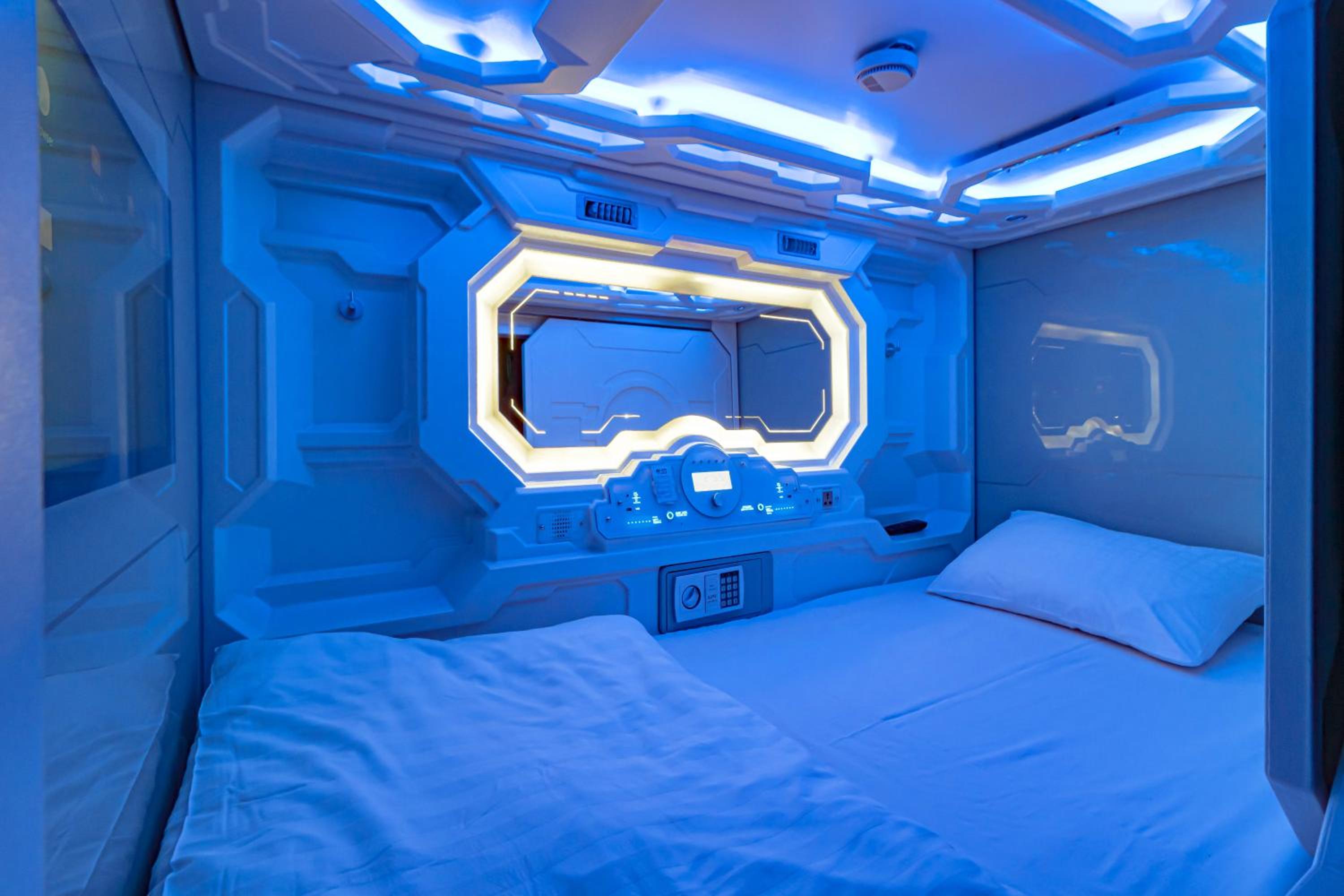 Bed in 4-Bed Dormitory Room photo 1