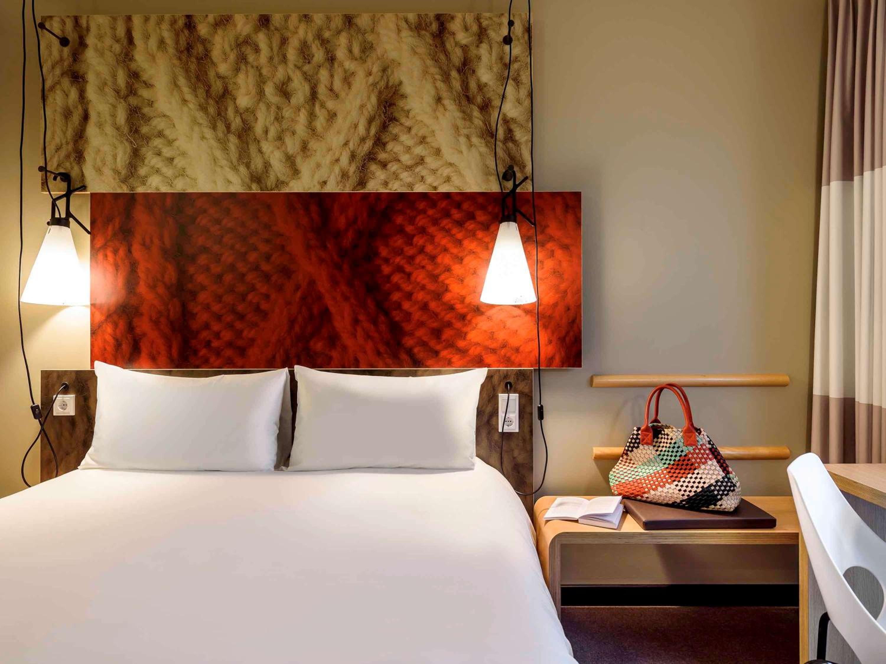 Double Room thumbnail 5