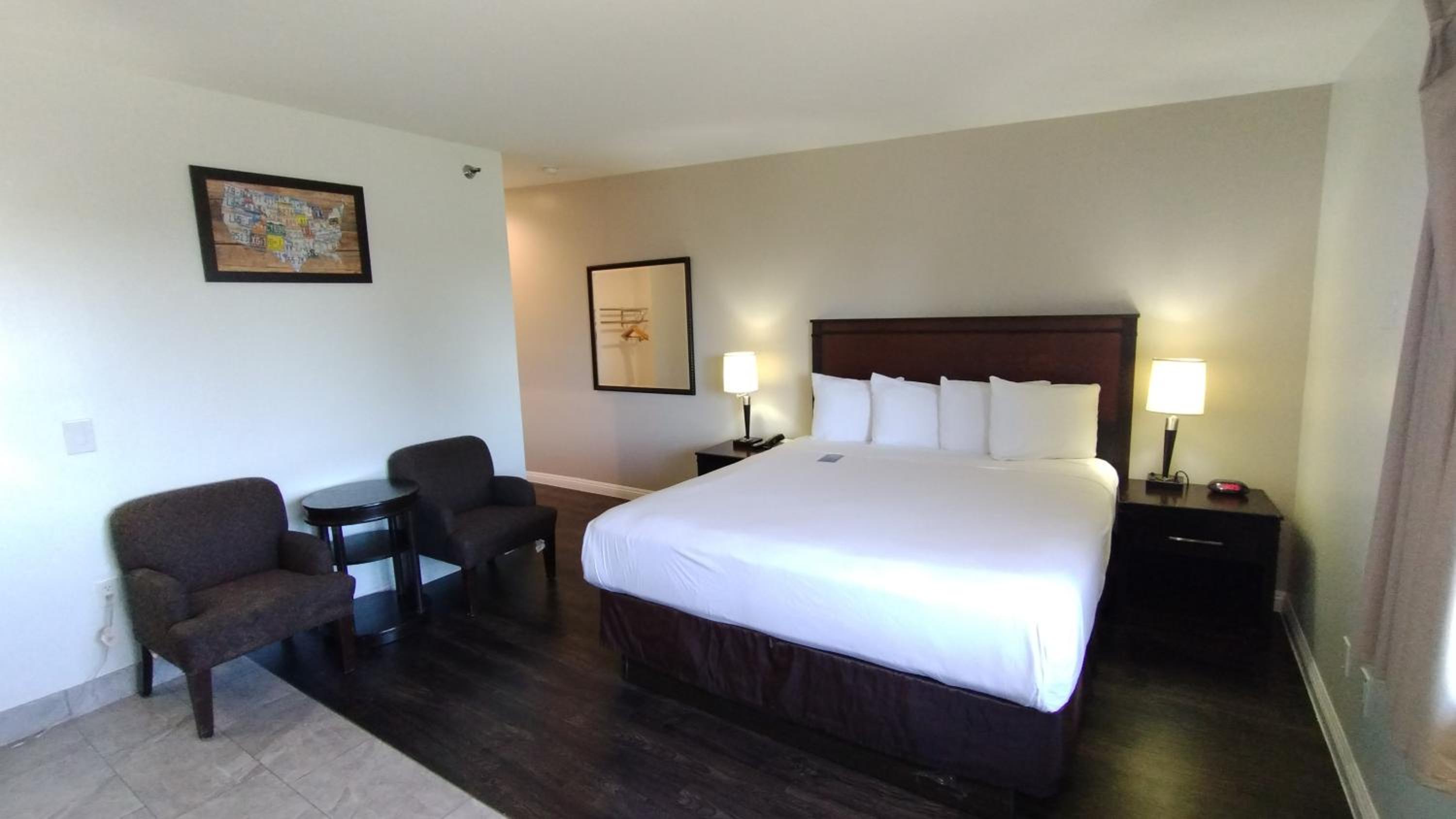 Deluxe King Studio Suite - Non-Smoking - Photo 4