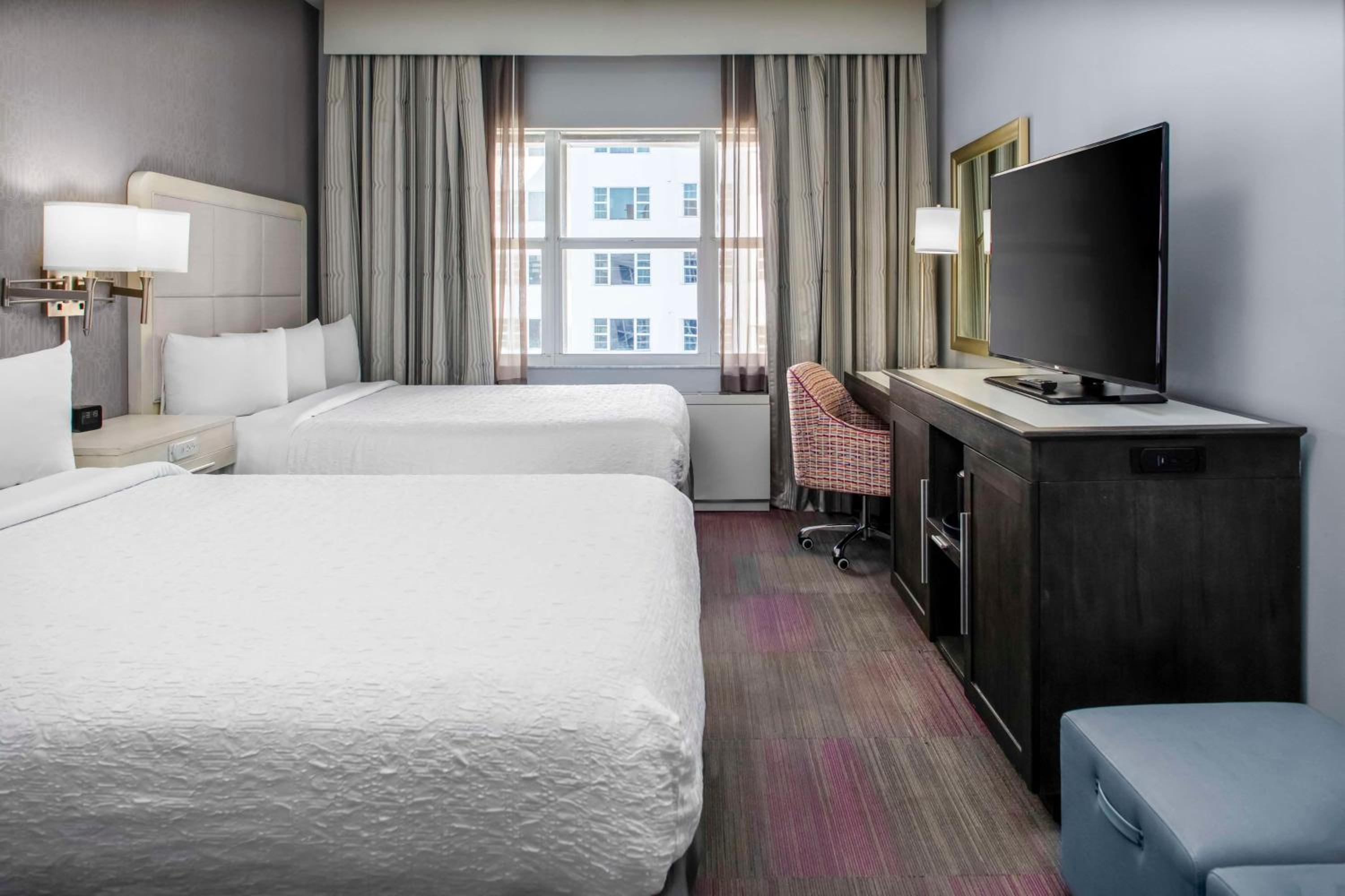Queen Room With Two Queen Beds - Hearing Access/Non-Smoking