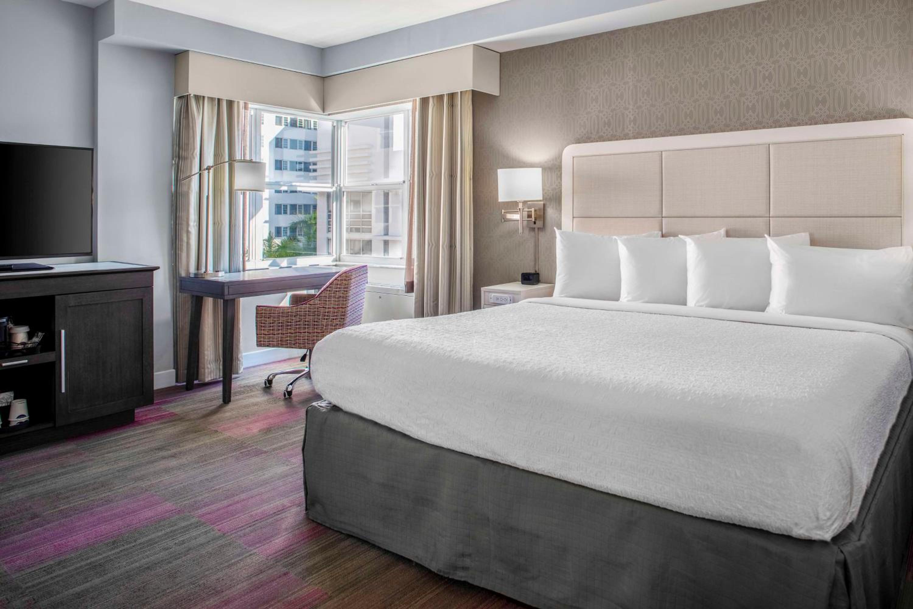 King Room With Partial Sea View