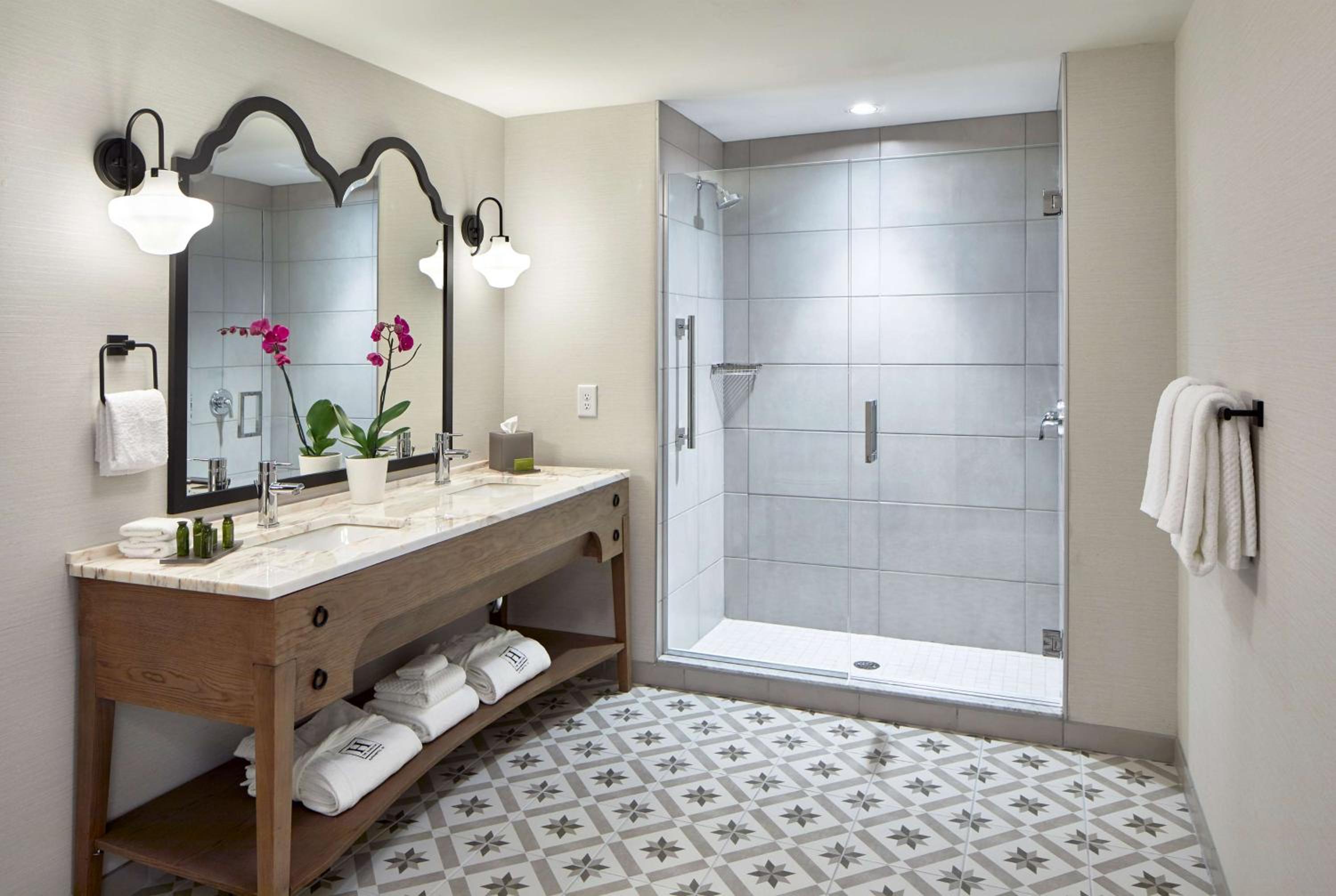 King Studio Suite - Photo 3