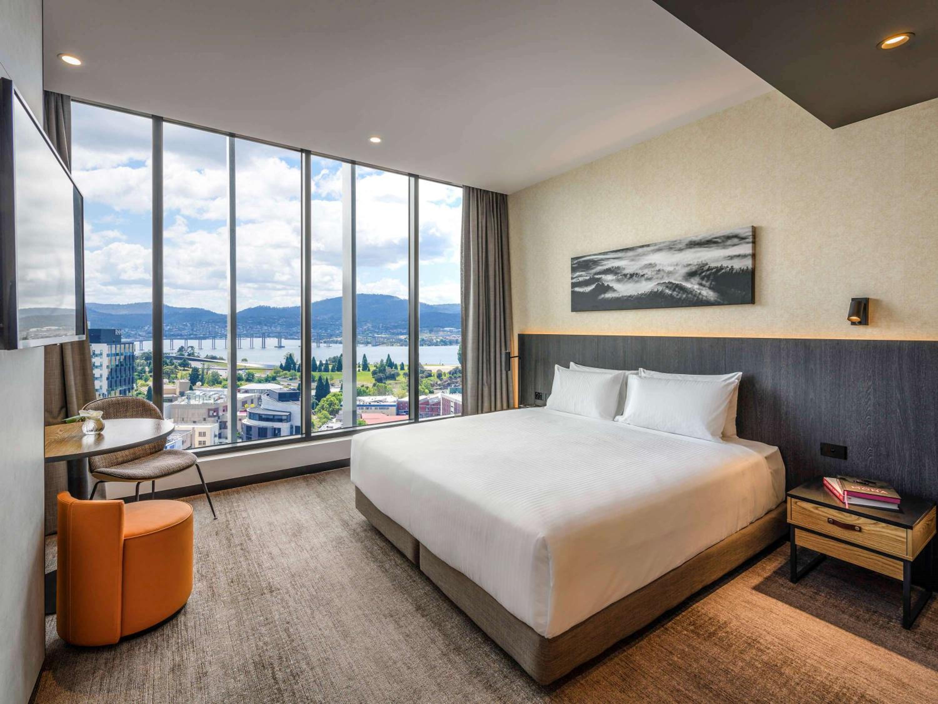 Deluxe King Room with Harbor View - Photo 1