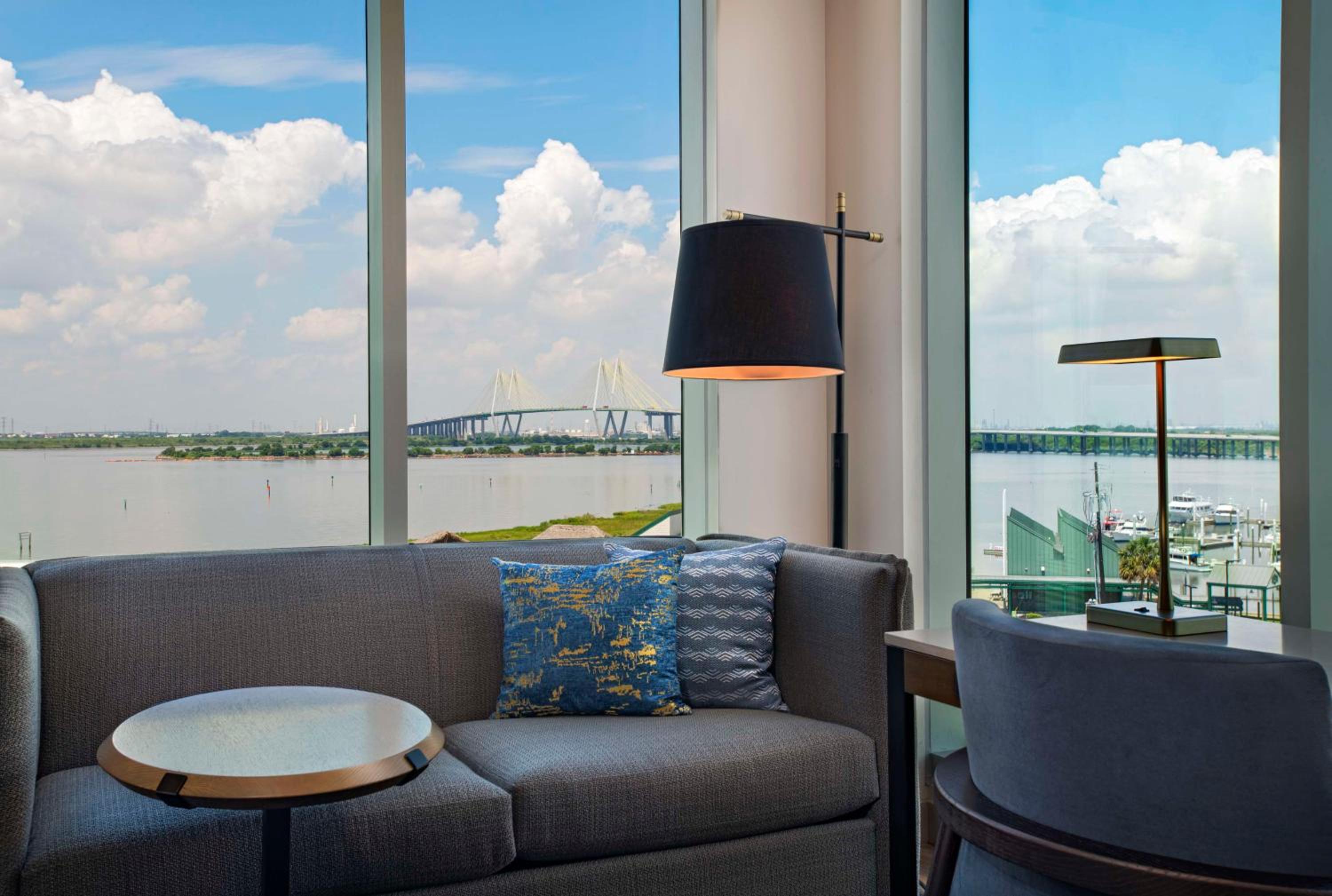 King Room with Water View - Photo 3