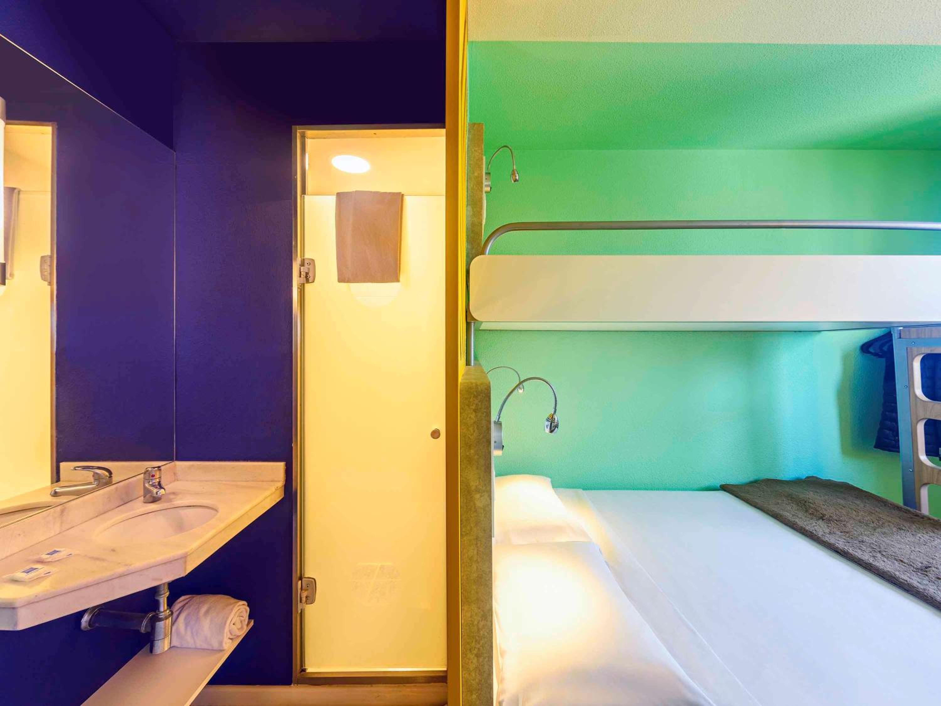Standard Apartment with Overlapping Bed