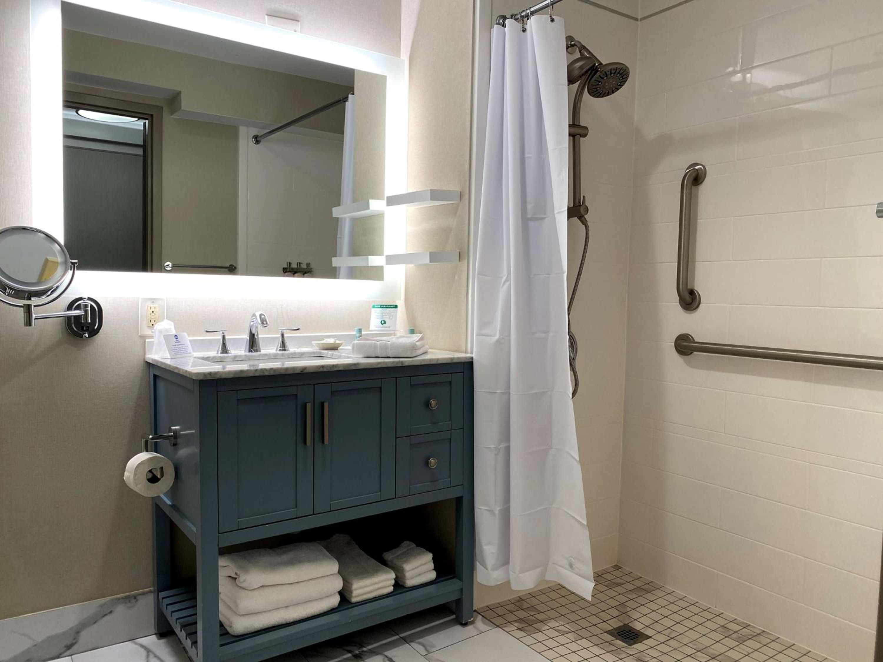 Queen Room with Two Queen Beds - Disability Access