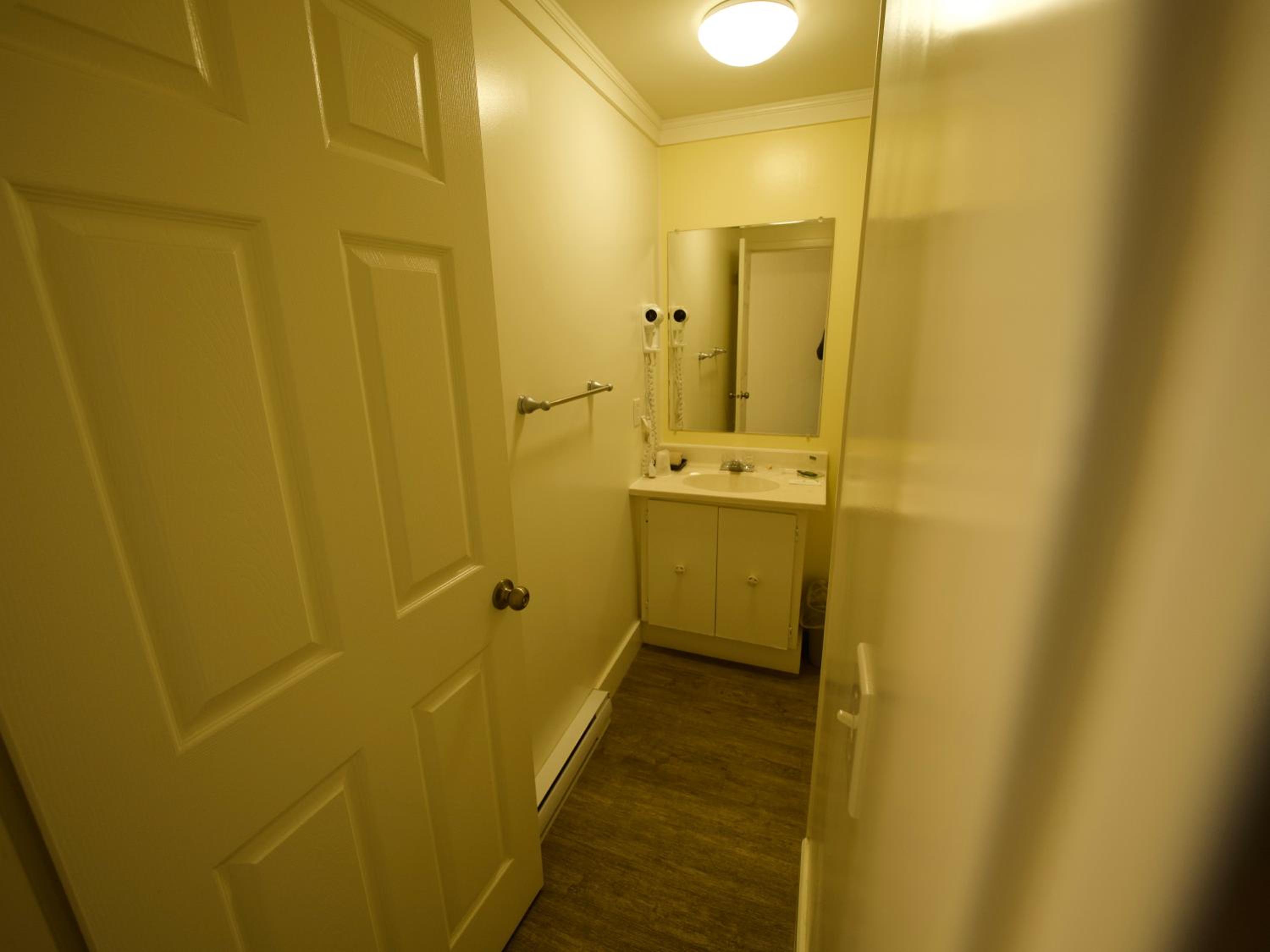Queen Room - Photo 3