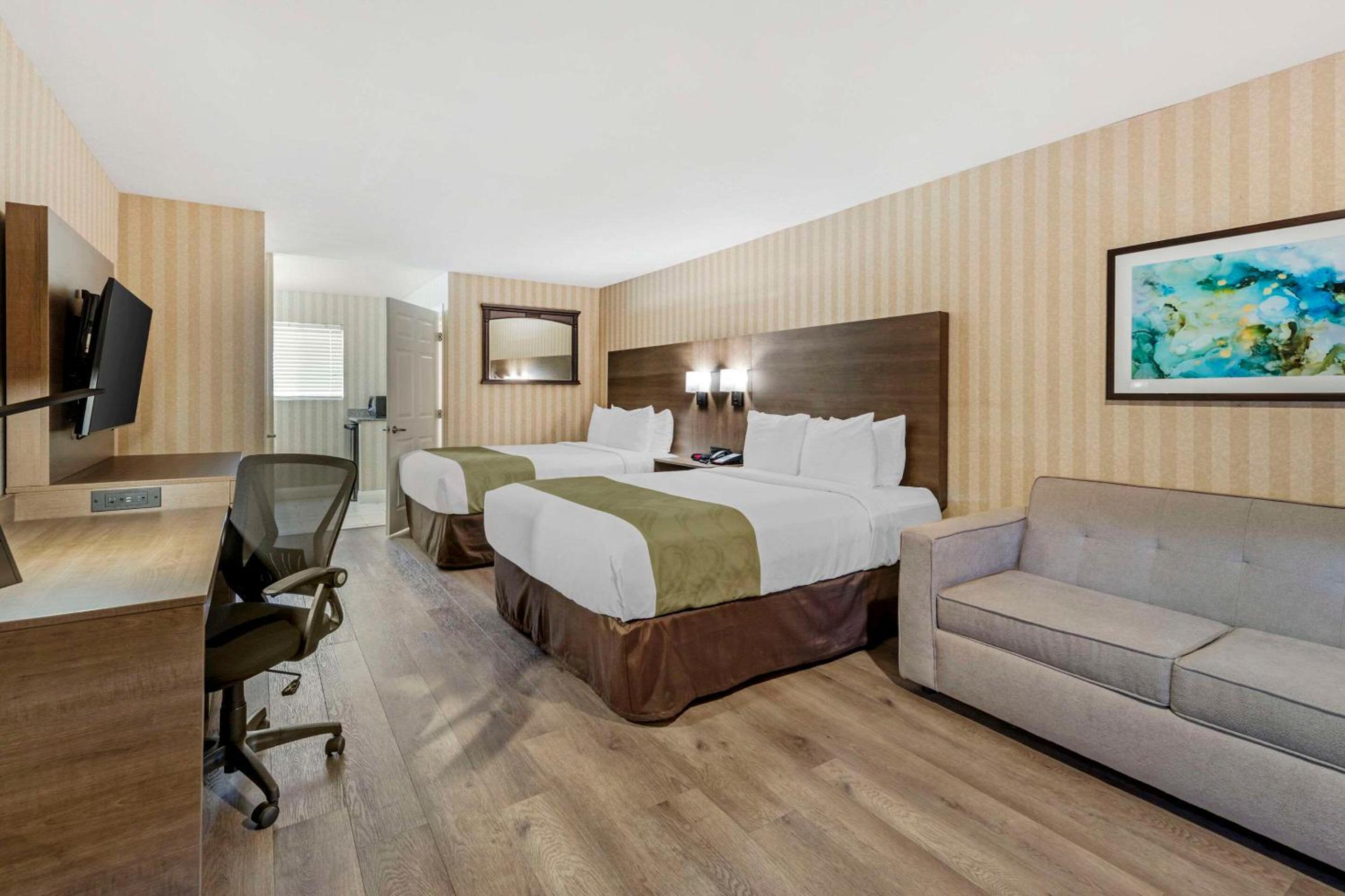 Suite, 2 Queen Beds, Sofa Bed, Non Smoking photo 1