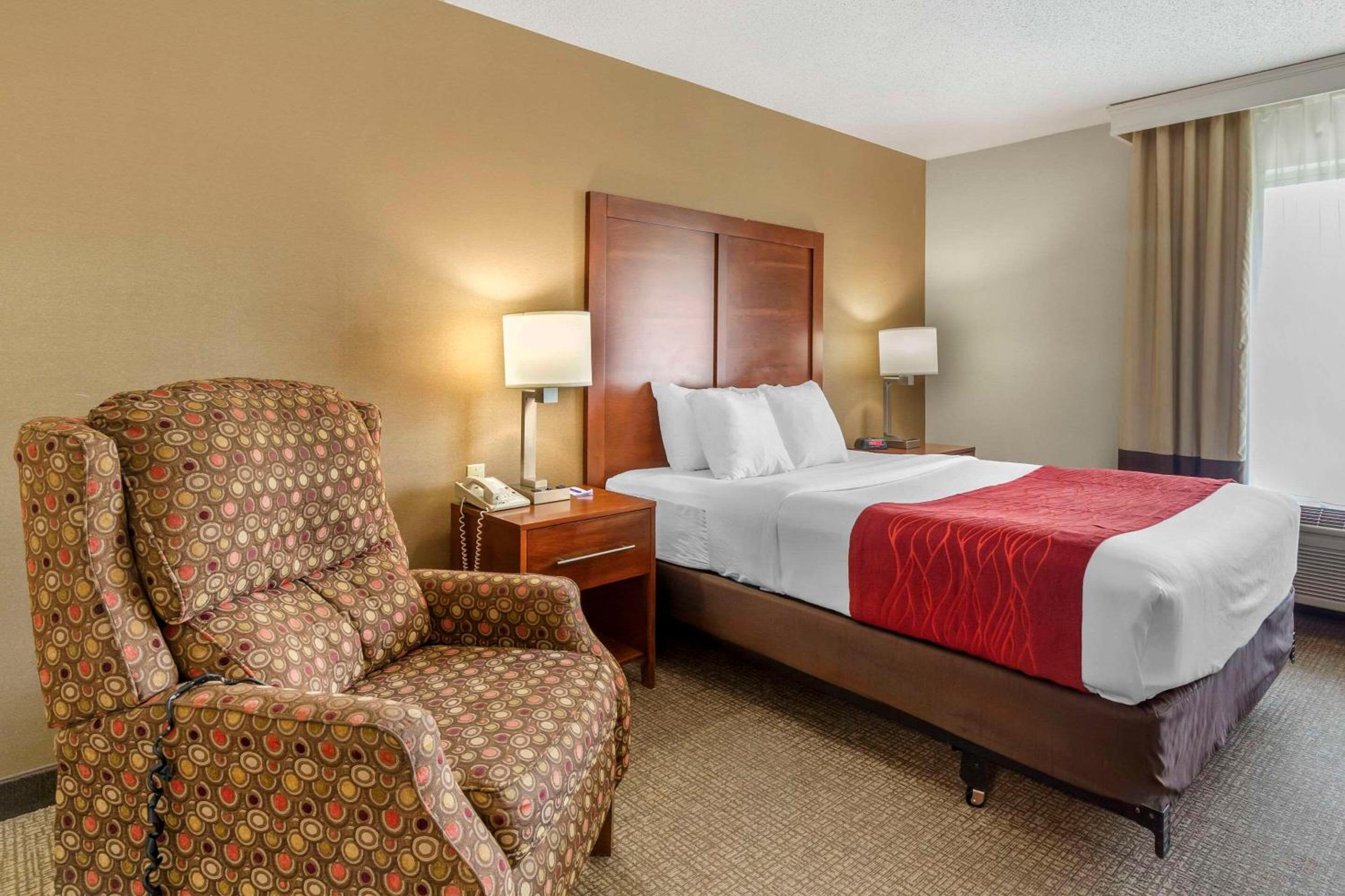 King Room - Accessible/Non-Smoking - Photo 1