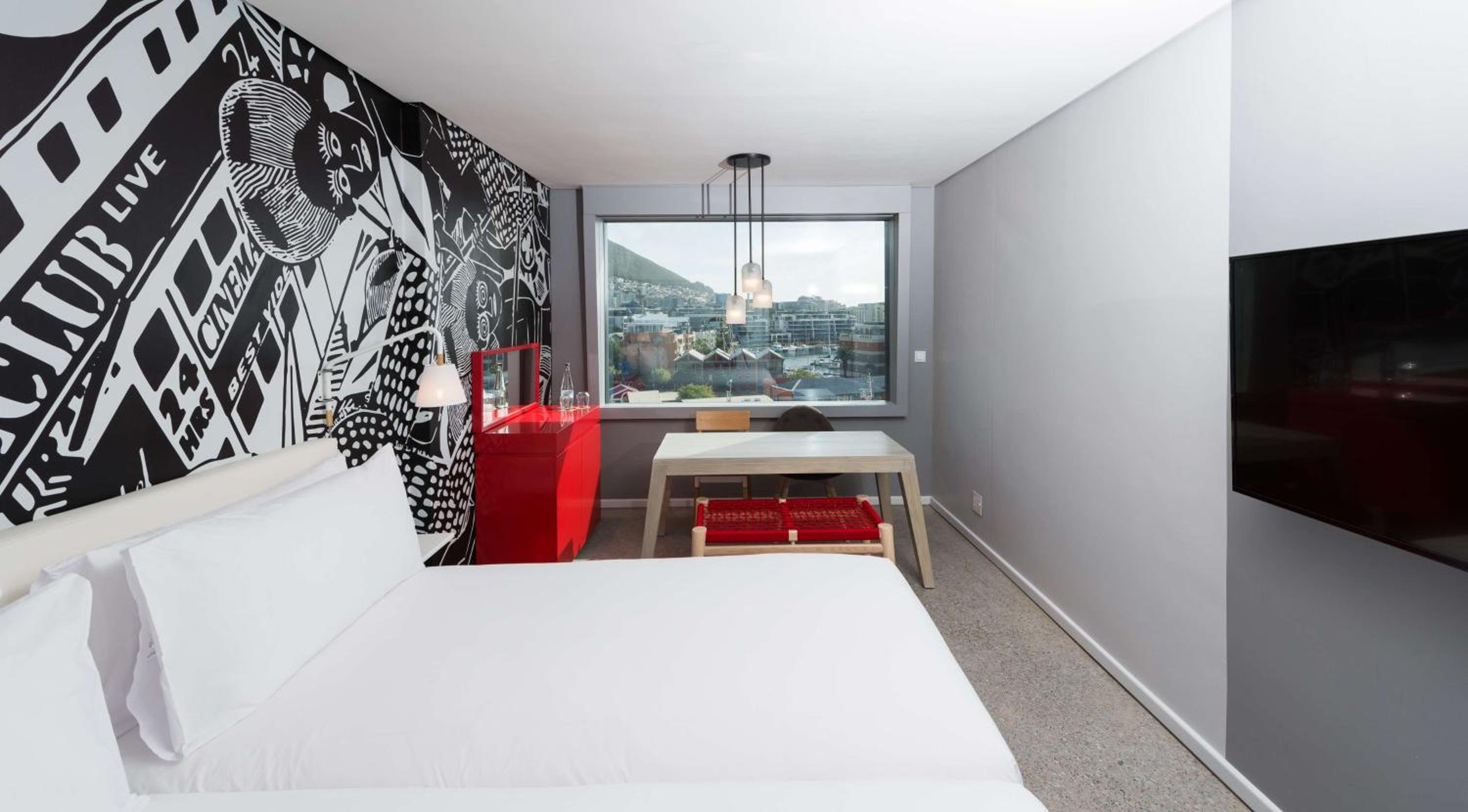 Standard Room with Mountain View - Photo 1