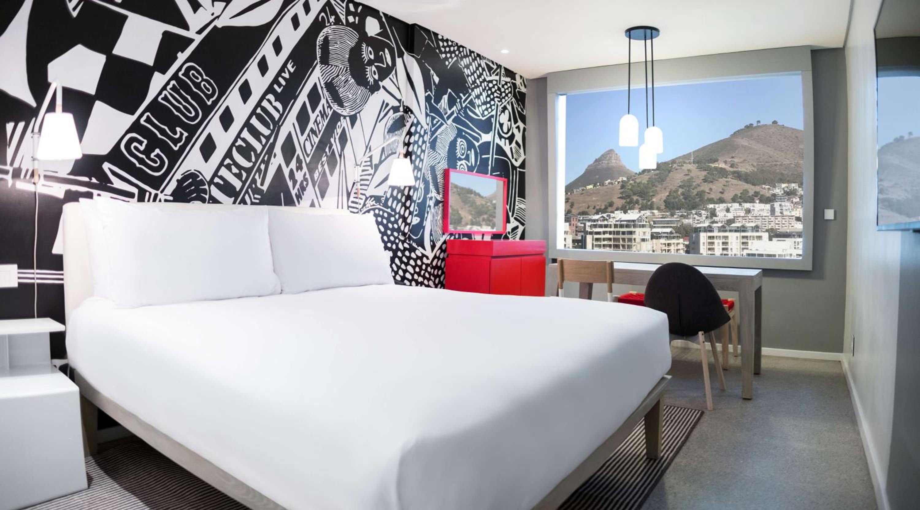 Superior Room with Mountain View - Photo 3