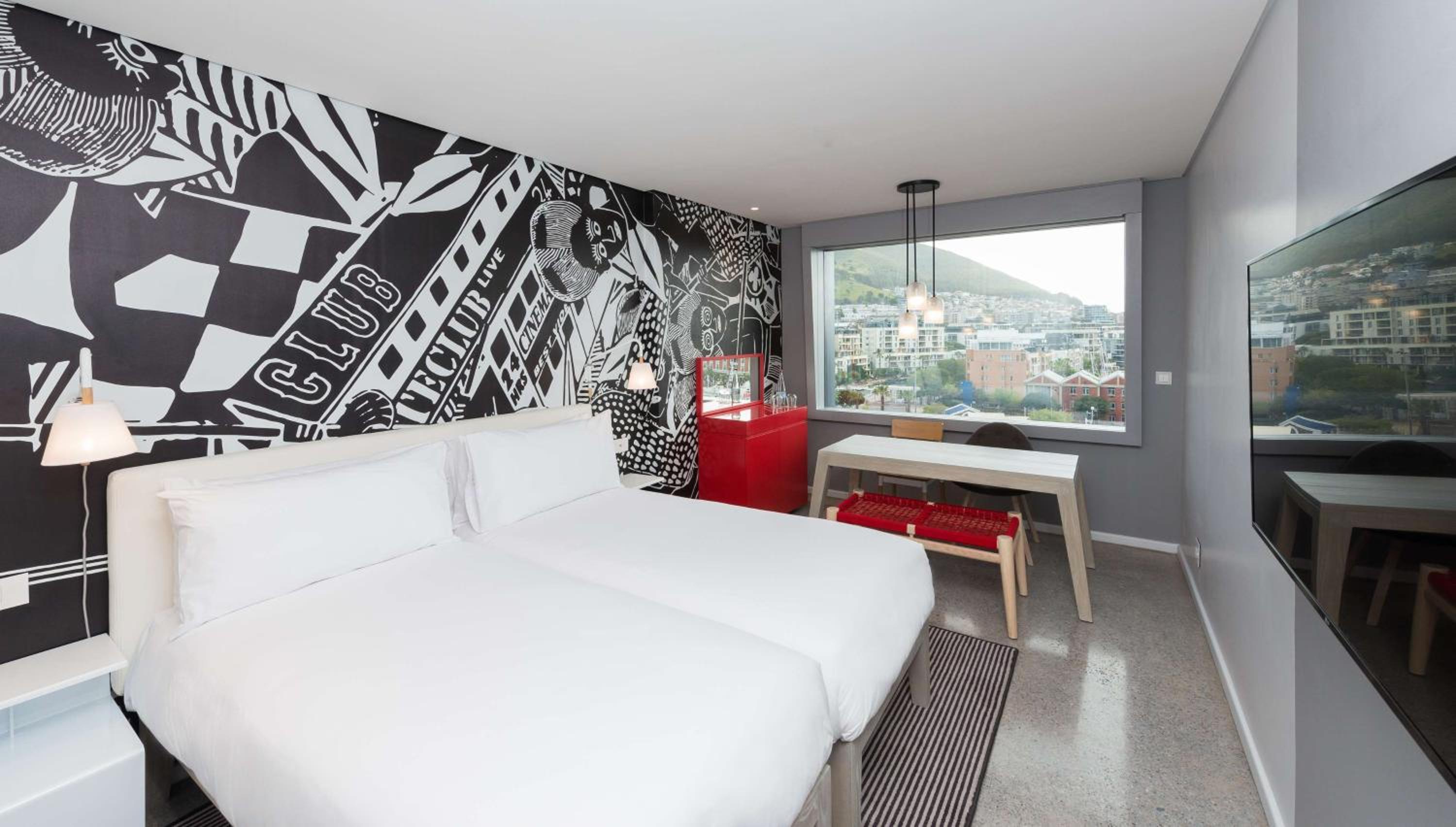 Superior Room with Mountain View - Photo 6