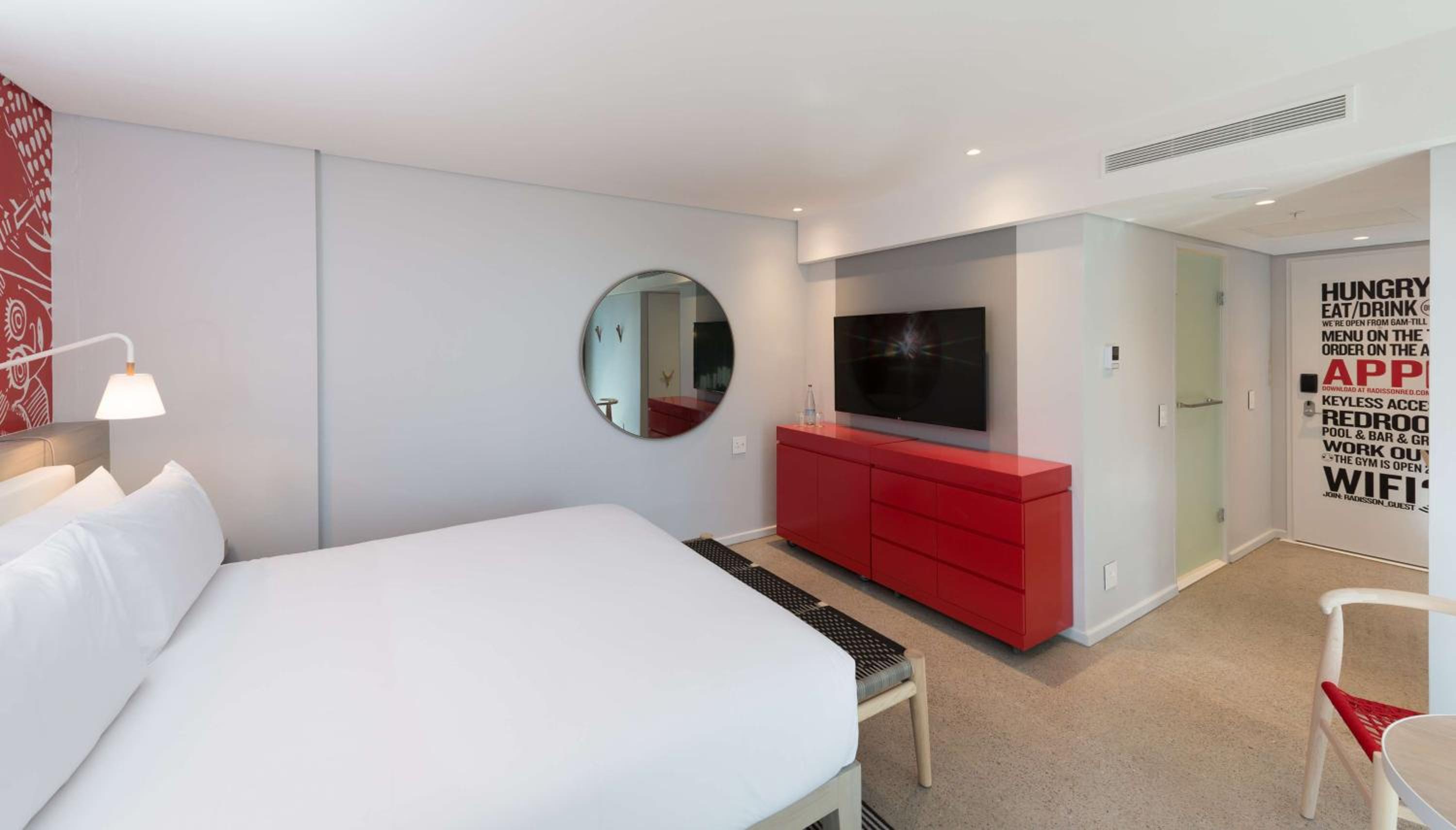 Junior Suite with Balcony and Waterfront View - Photo 13