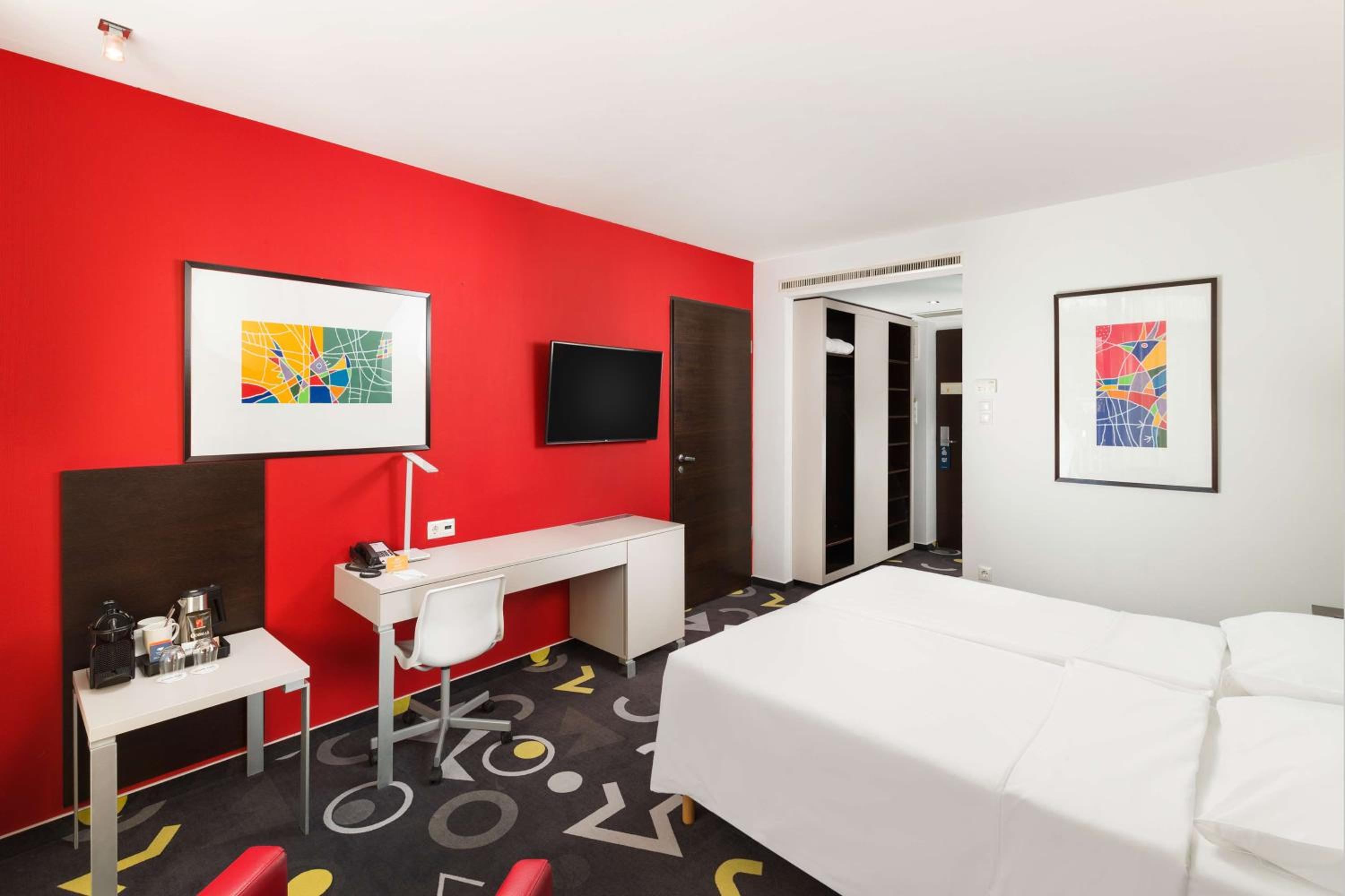 Standard Guest Room - Photo 1