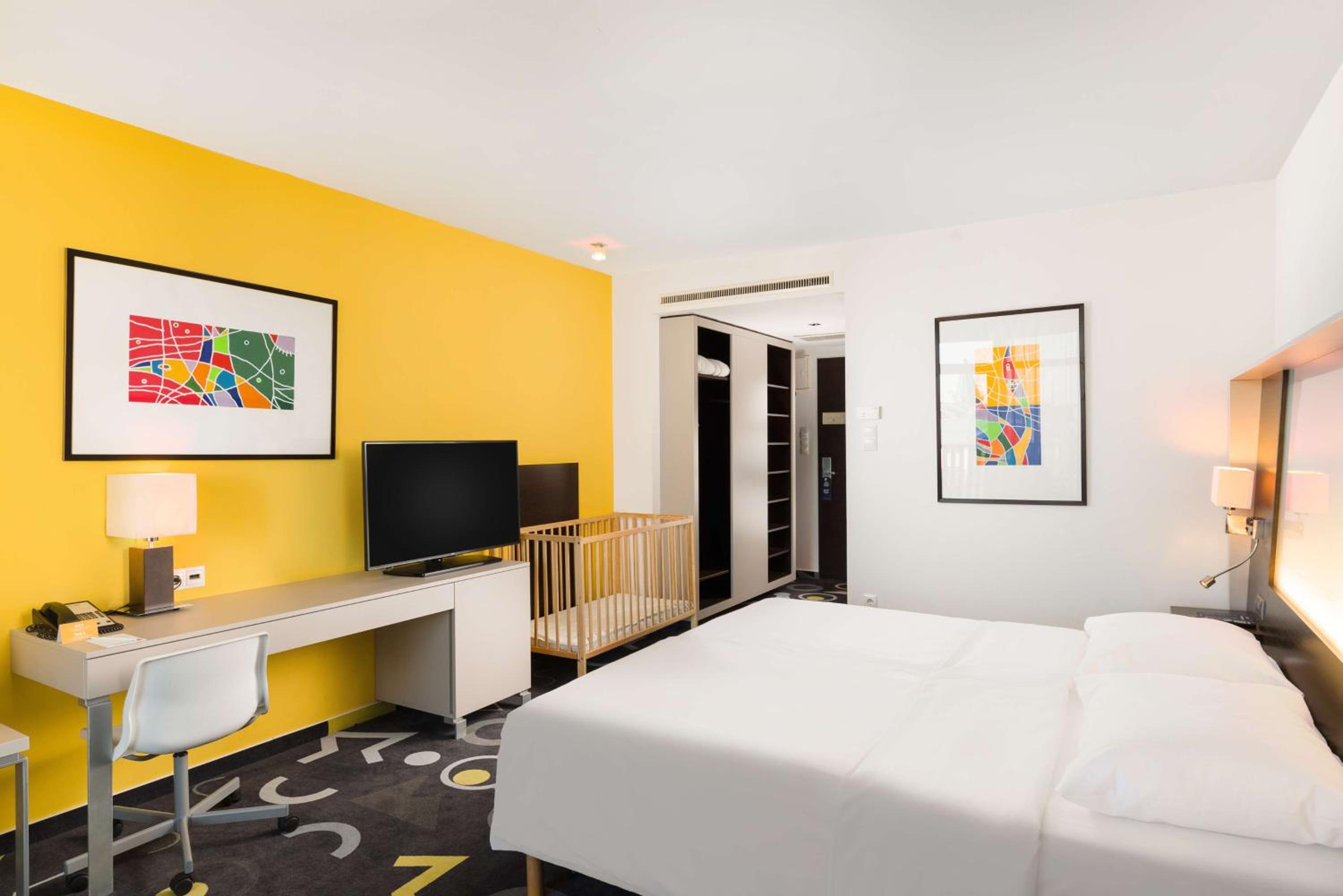 Standard Guest Room - Photo 6