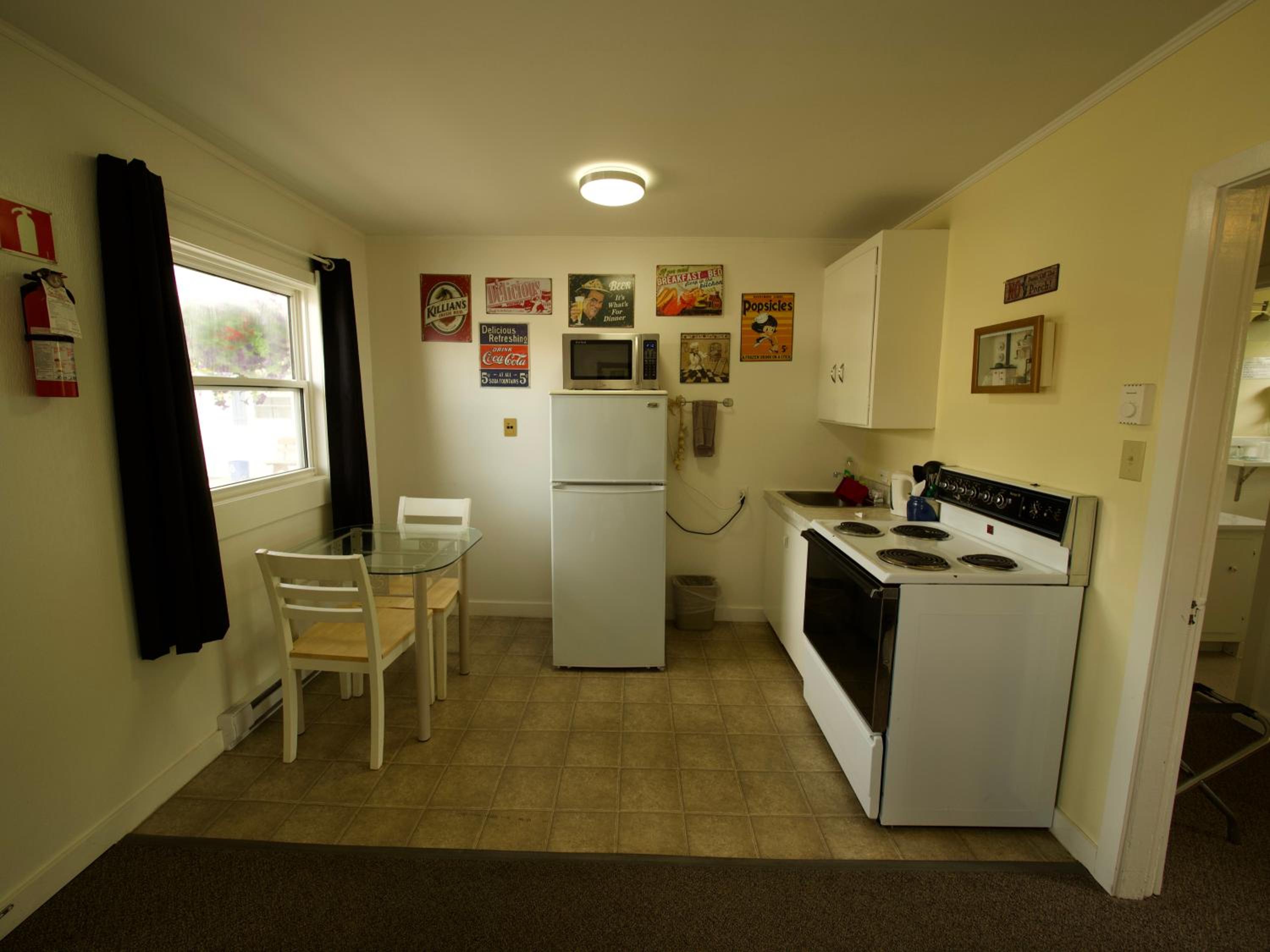 Deluxe King Suite - Photo 3
