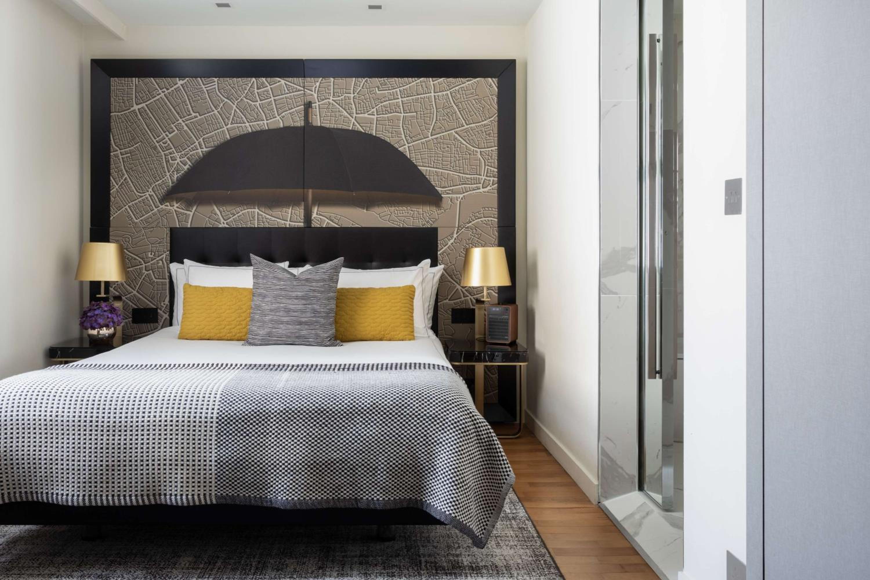 Townhouse King Suite (2 Adults + 2 Children)