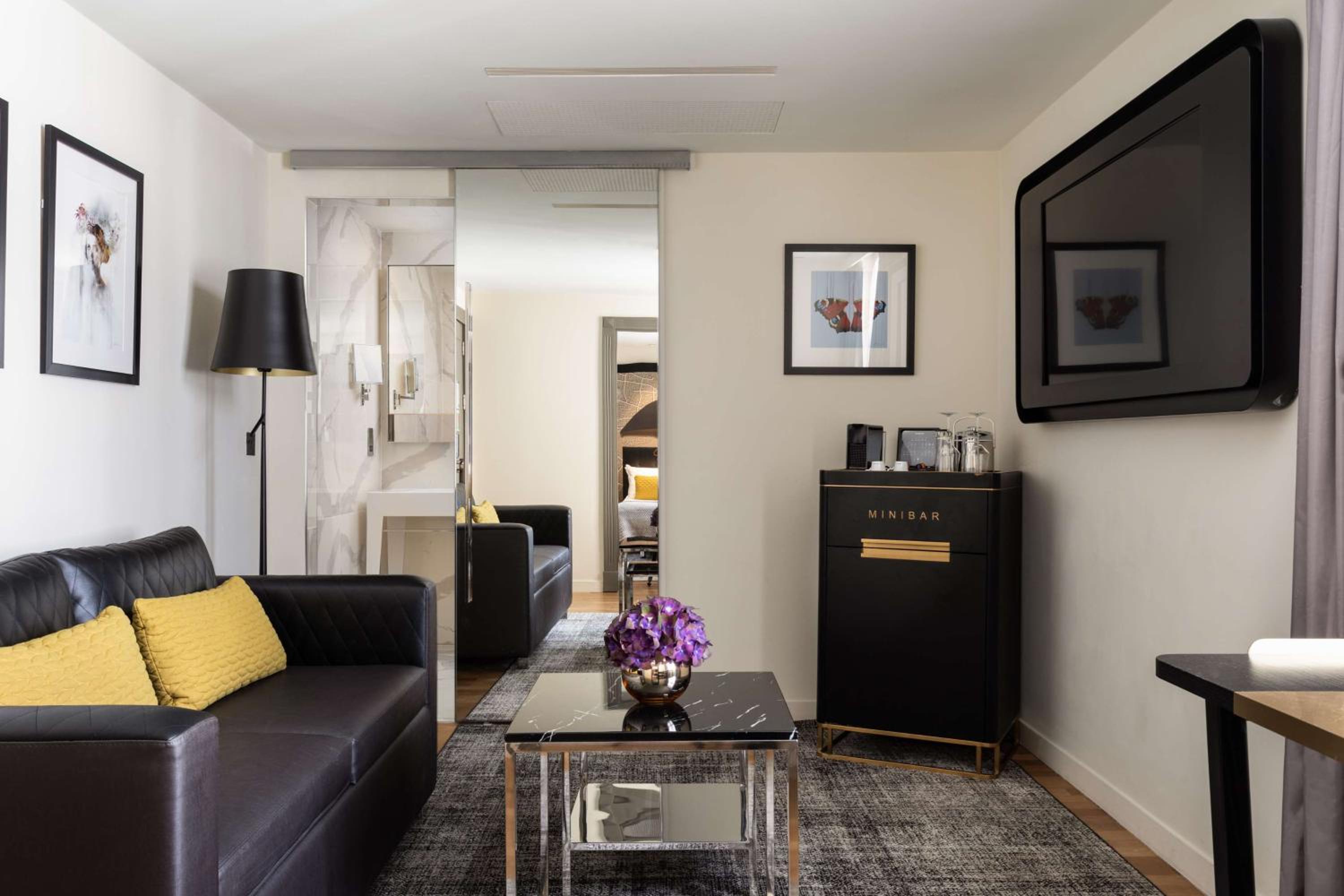 Townhouse King Suite photo 1