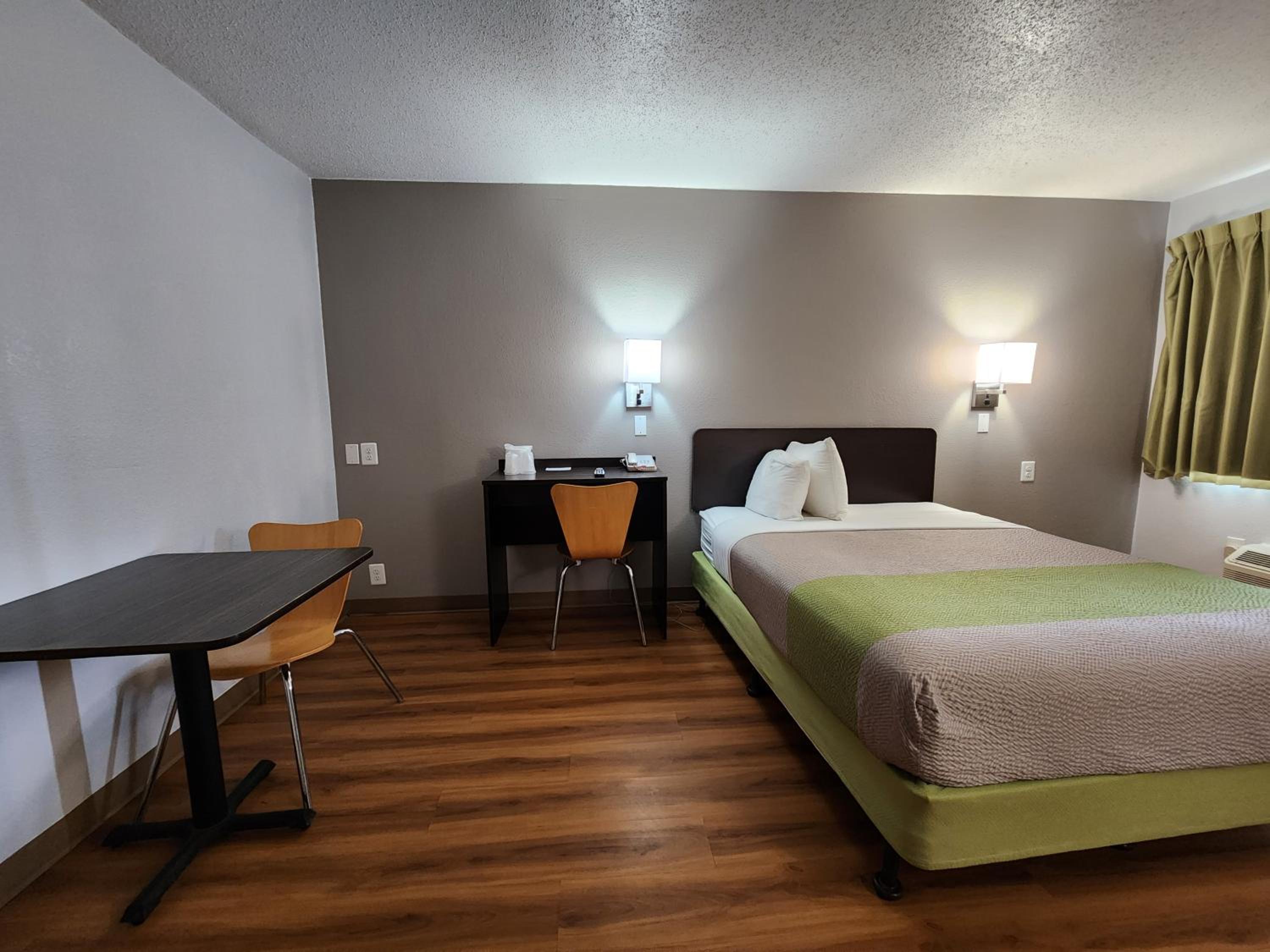 1 King Bed | ADA/RI Shower photo 2