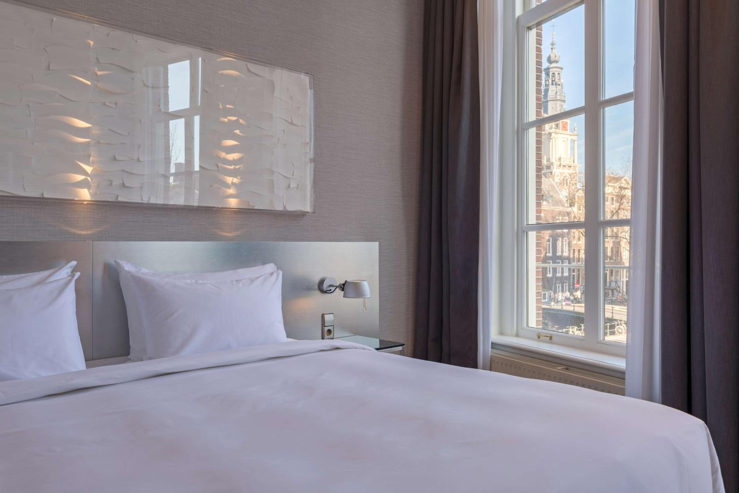 Premium Double or Twin Room with Canal View - Photo 4