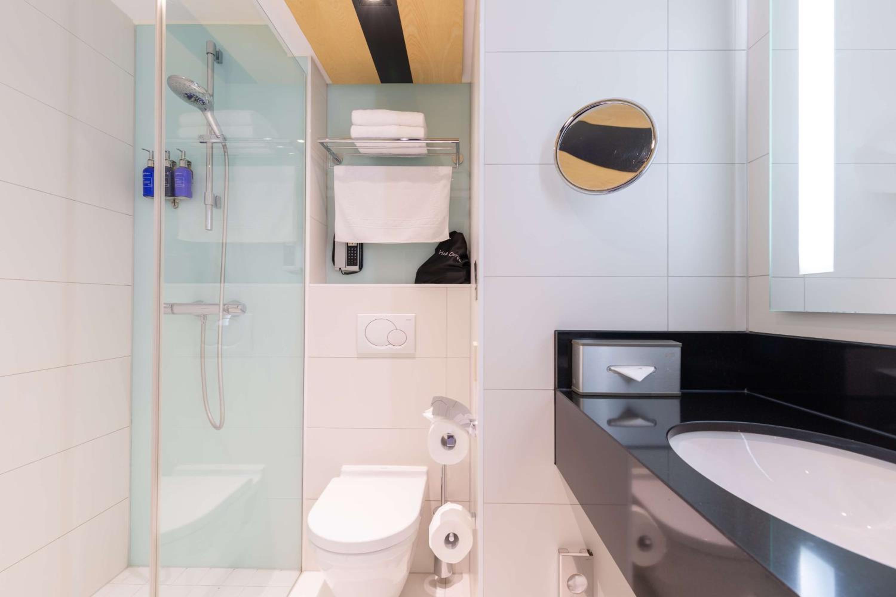 Standard Double or Twin Room photo 3