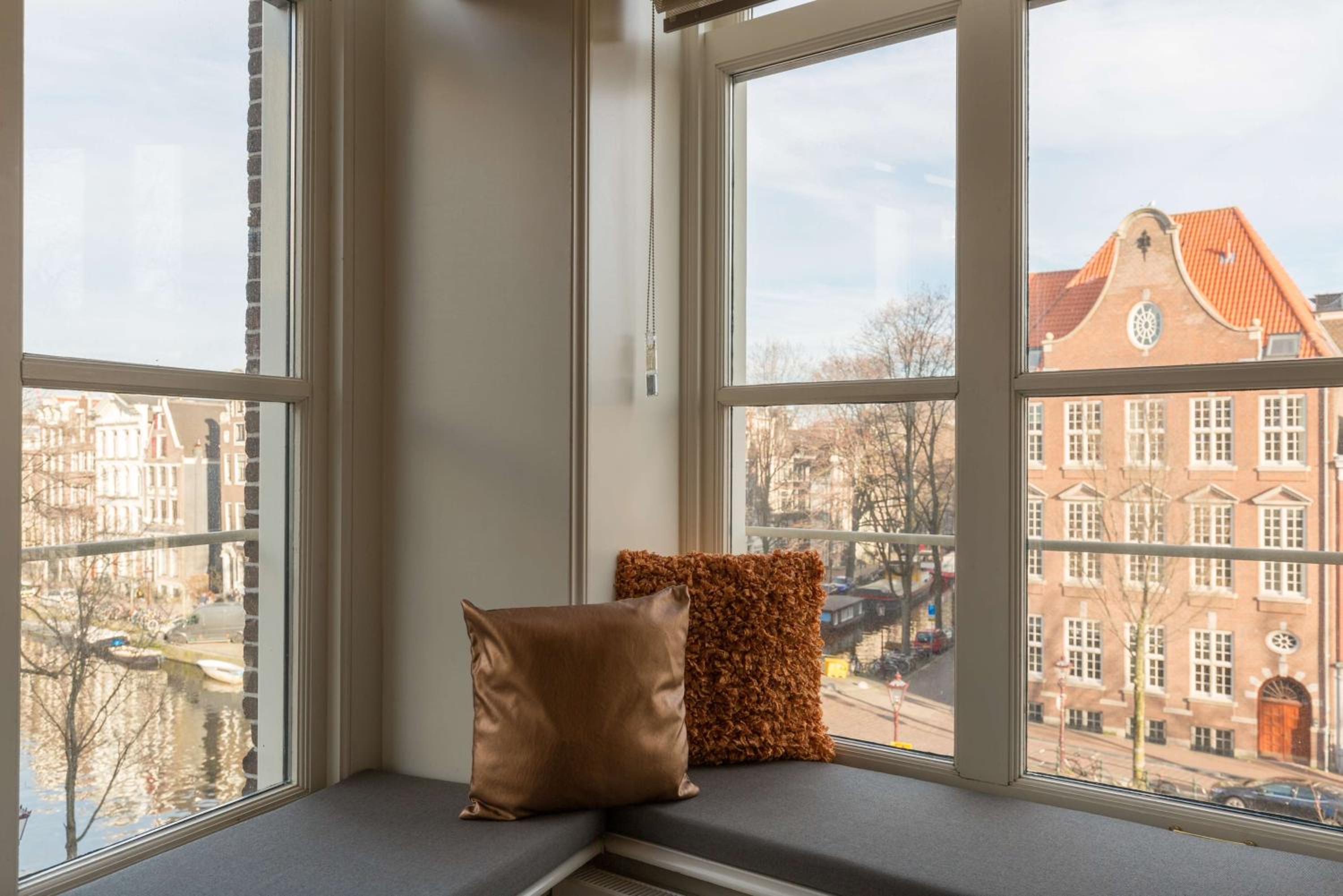Ruyschen Suite with Canal View - Photo 4