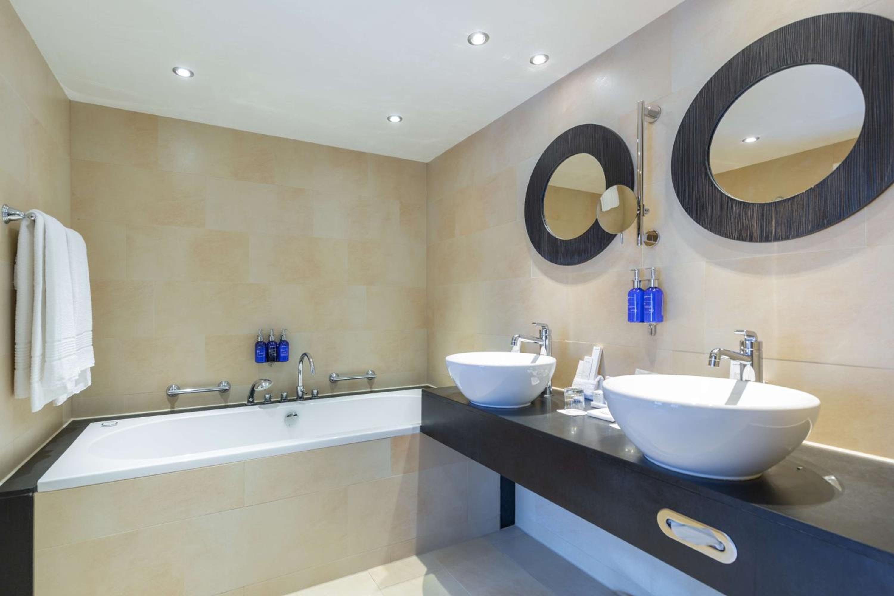 Ruyschen Suite with Canal View - Photo 14