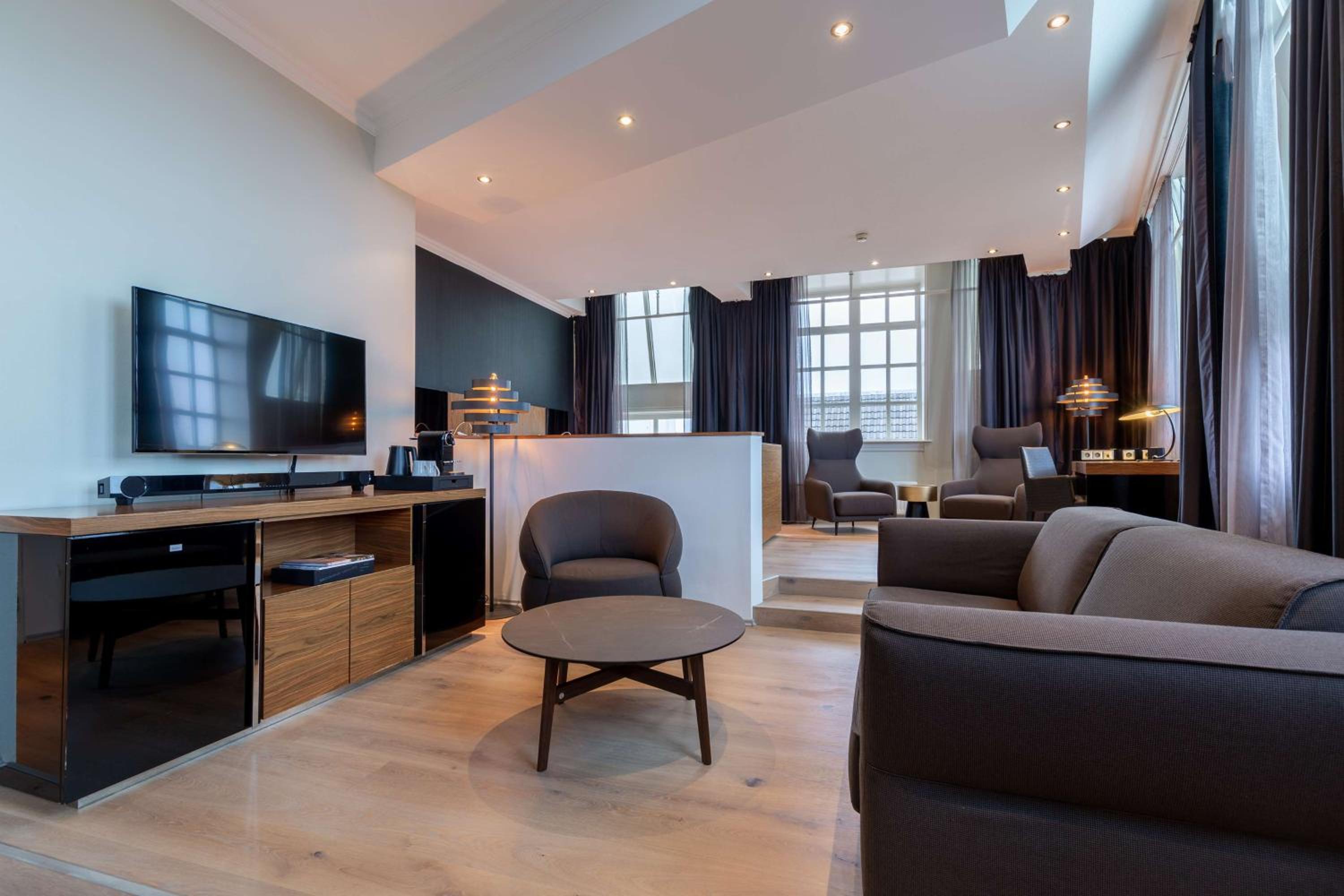New Amsterdam Suite with Canal View - Photo 2