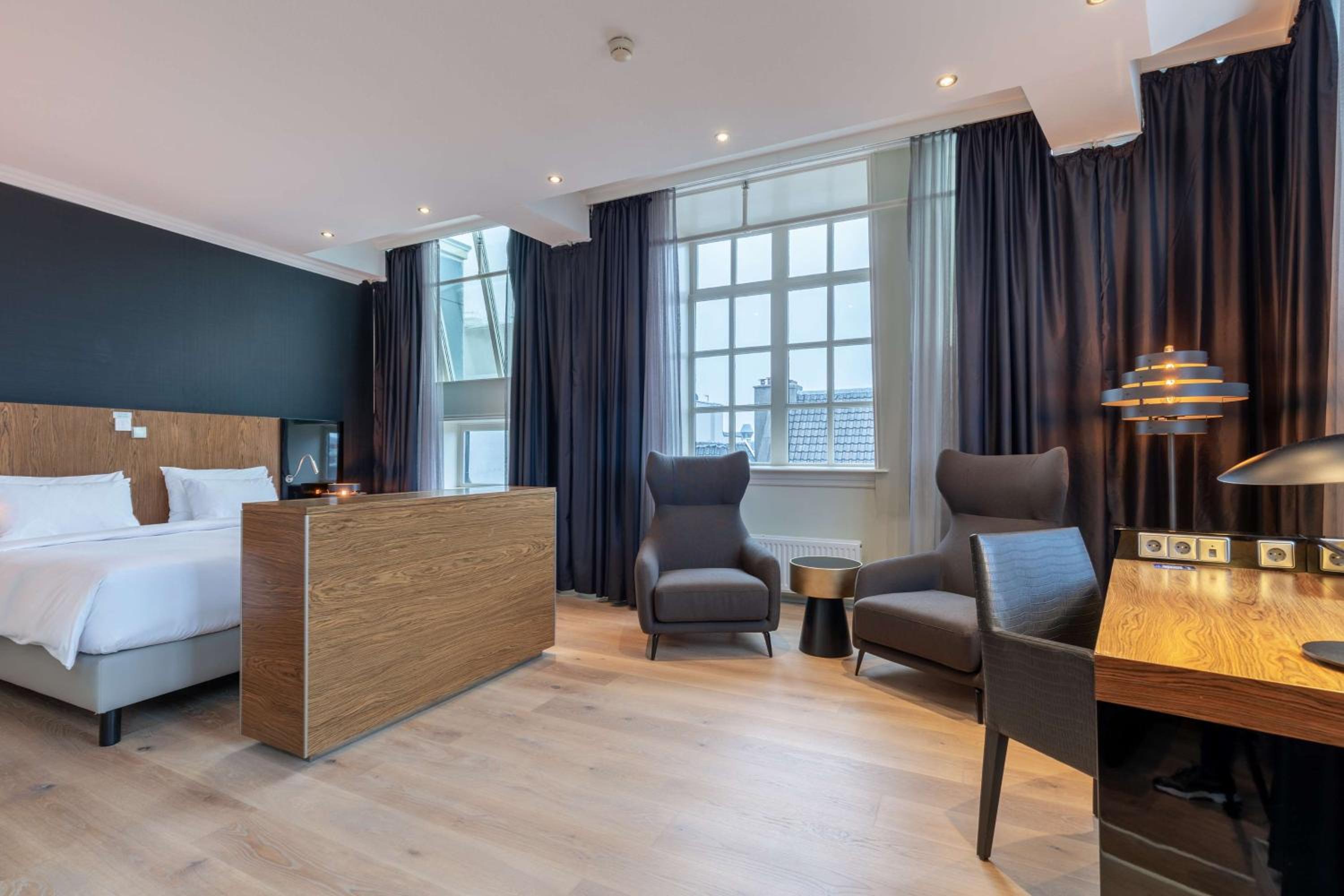 New Amsterdam Suite with Canal View - Photo 12