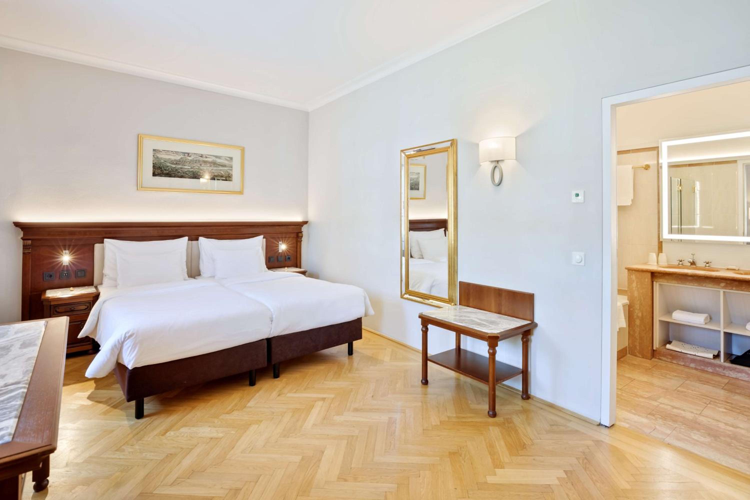 One-Bedroom Suite - Photo 1