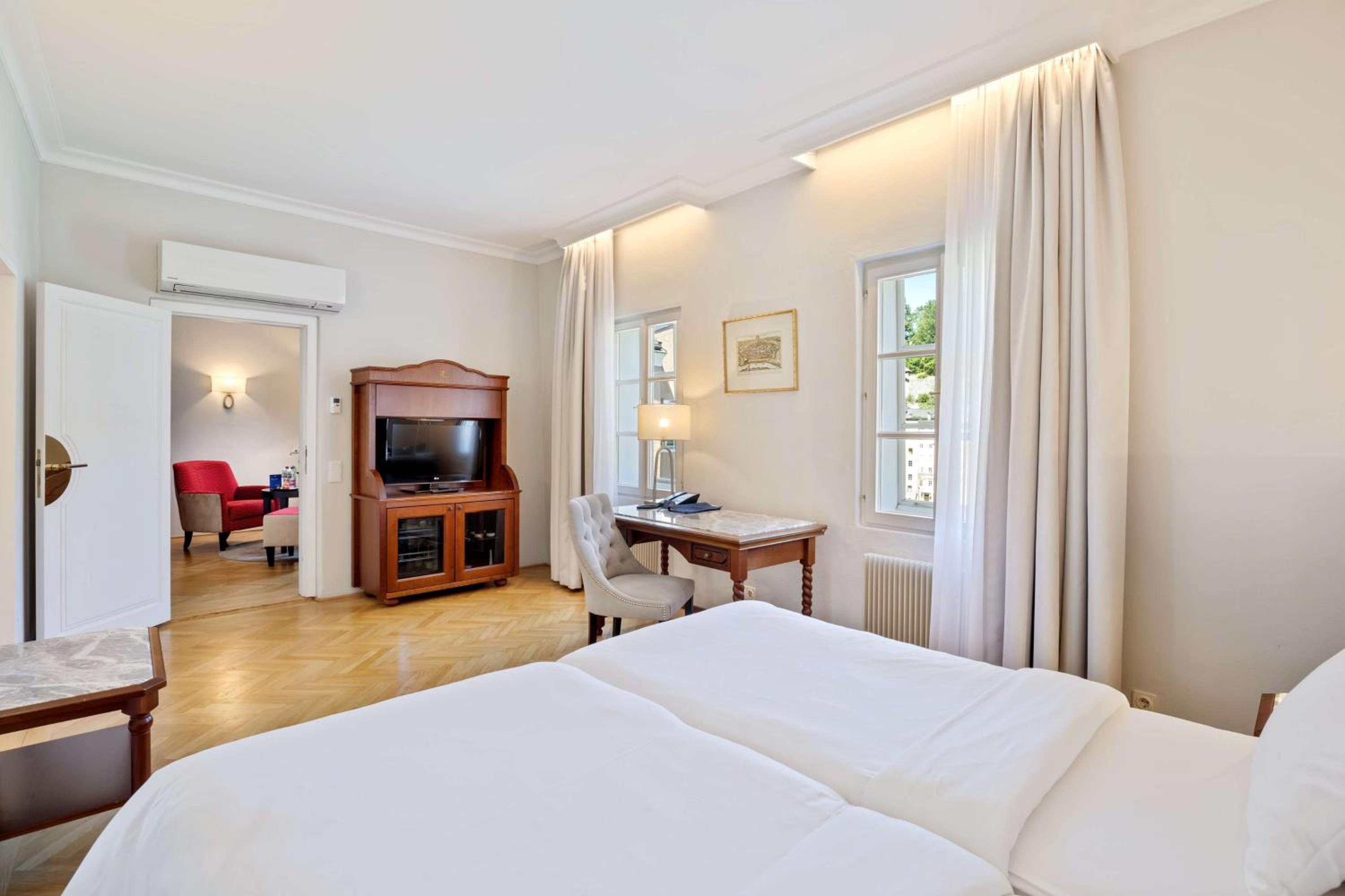One-Bedroom Suite - Photo 18