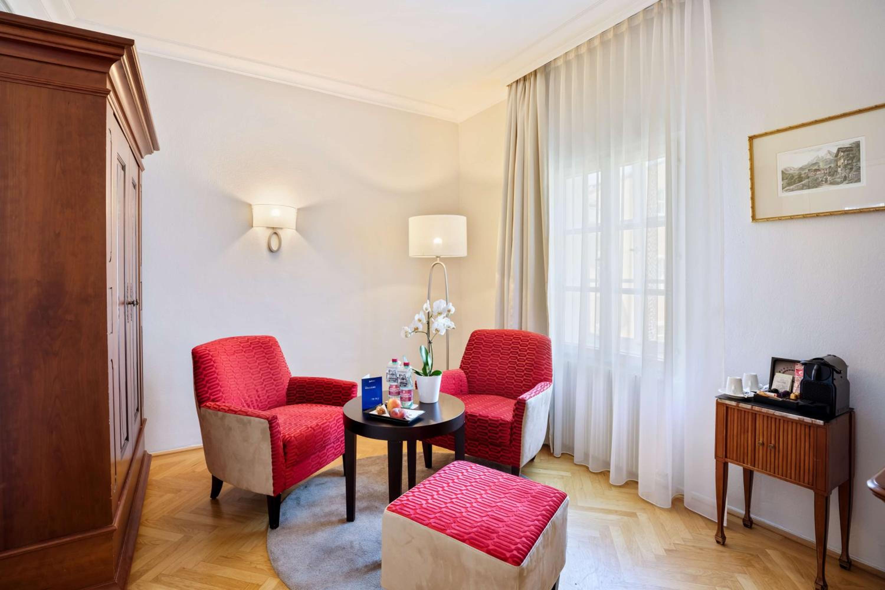 One-Bedroom Suite - Photo 7