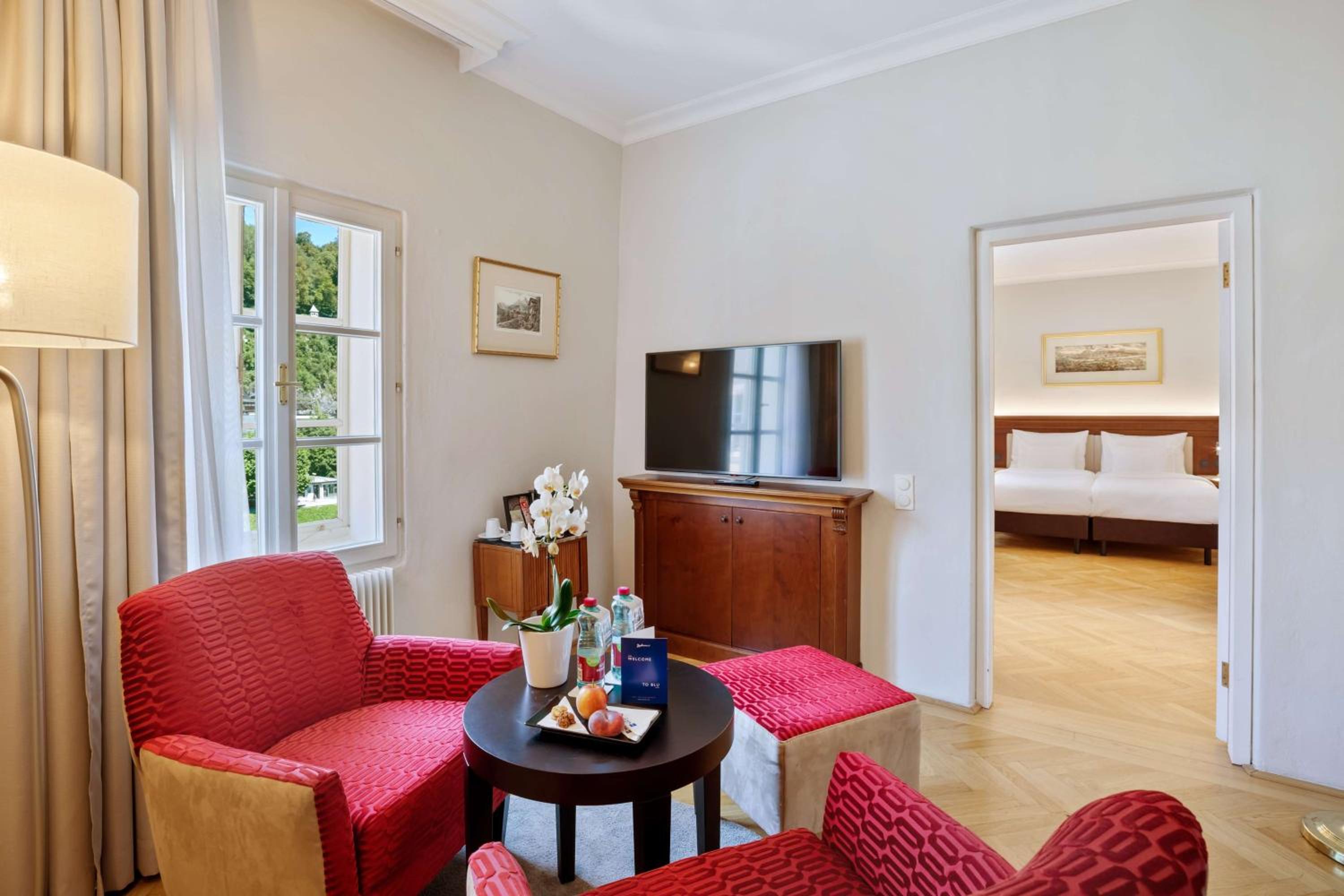 One-Bedroom Suite - Photo 6