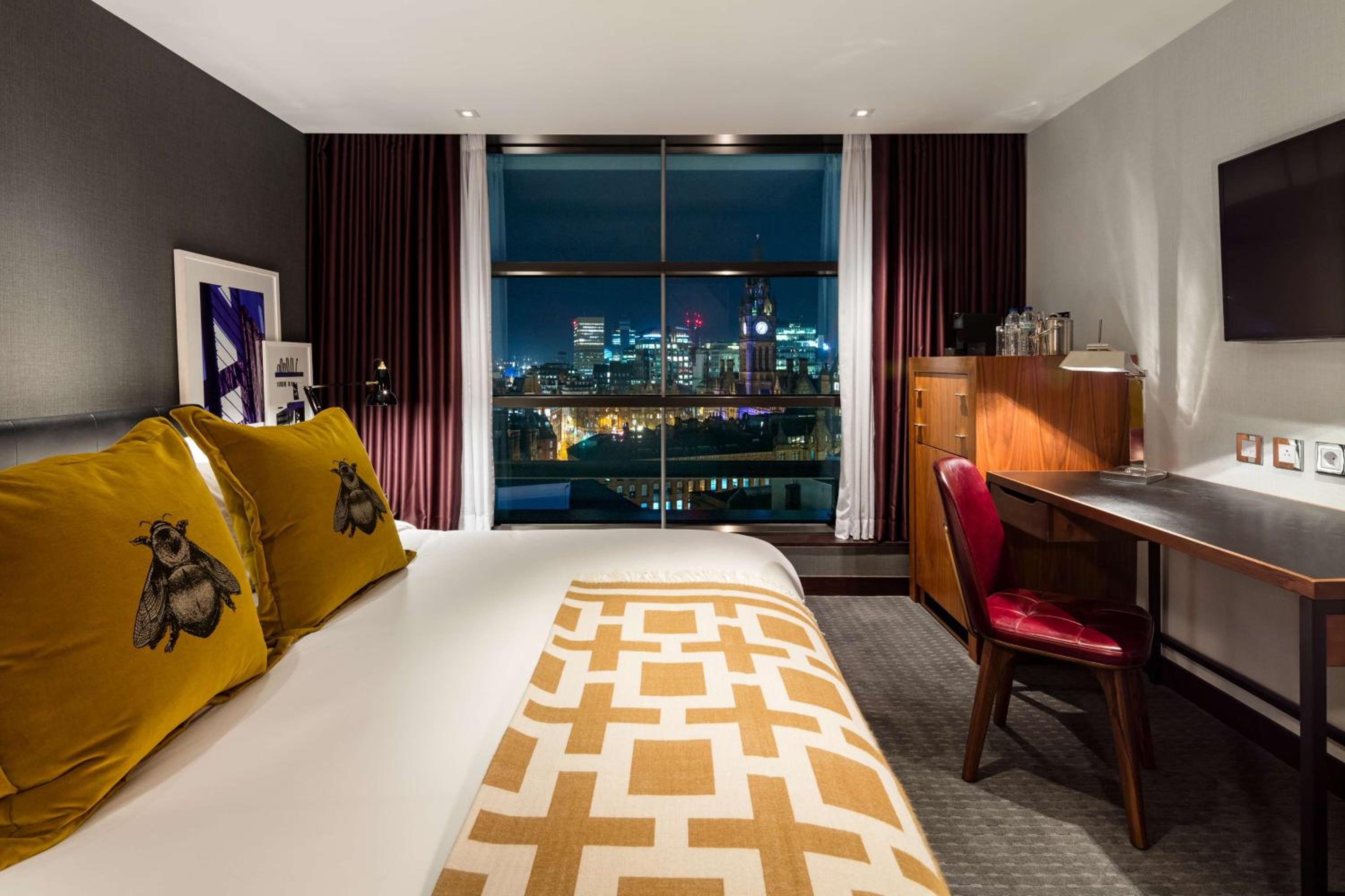 Two-Bedroom Penthouse Suite - Photo 2