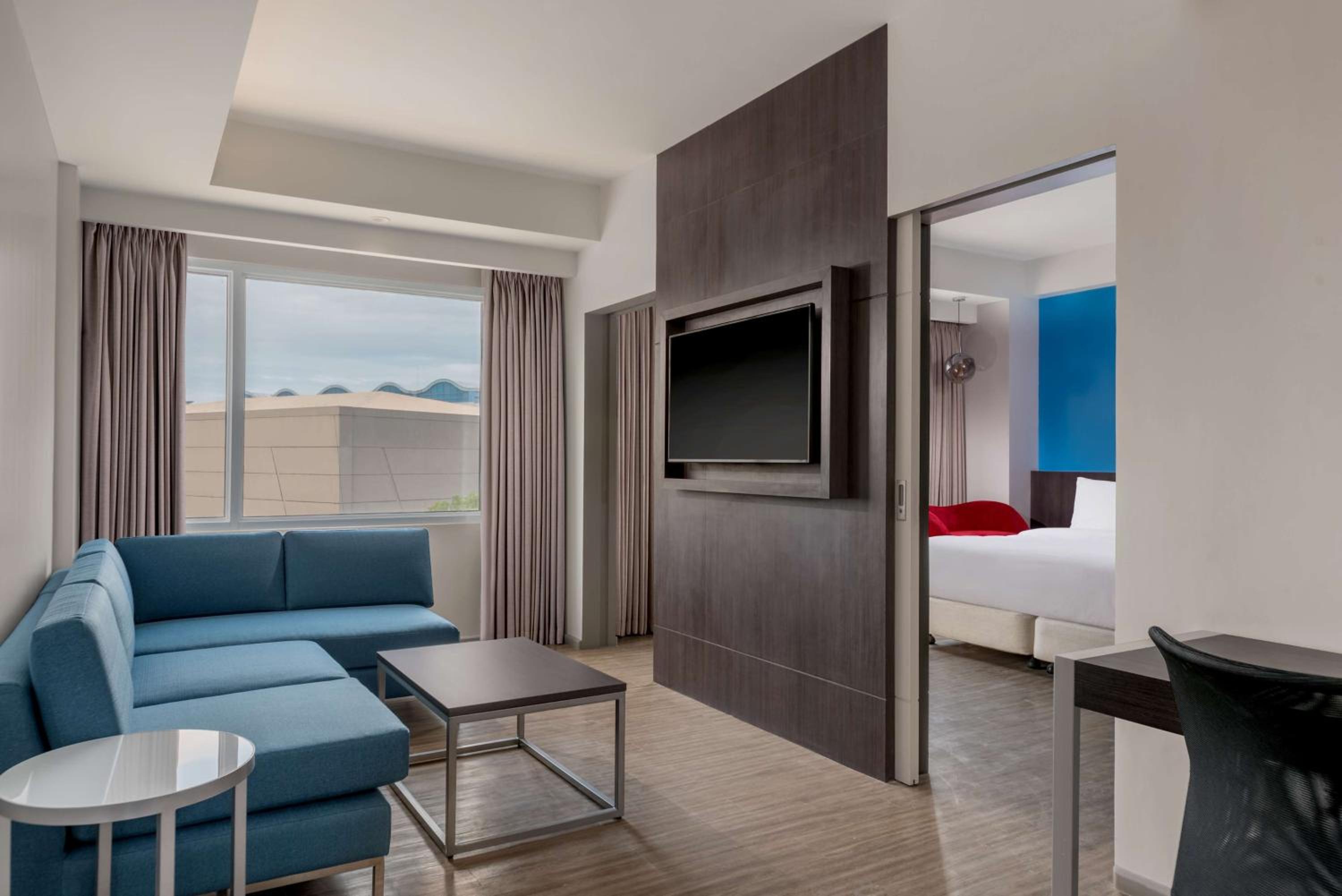 One-Bedroom Suite - Photo 10