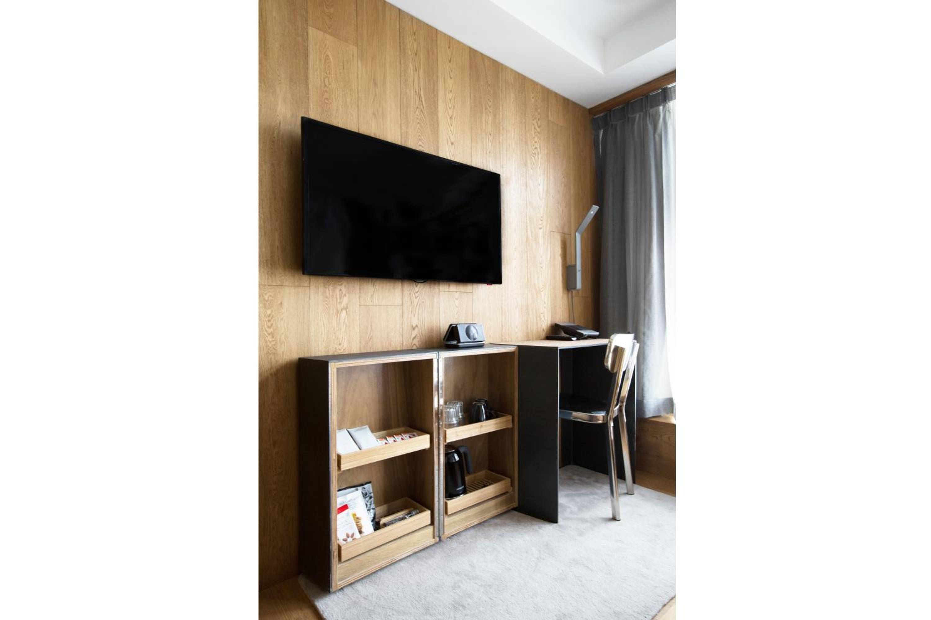 Comfort Queen Room