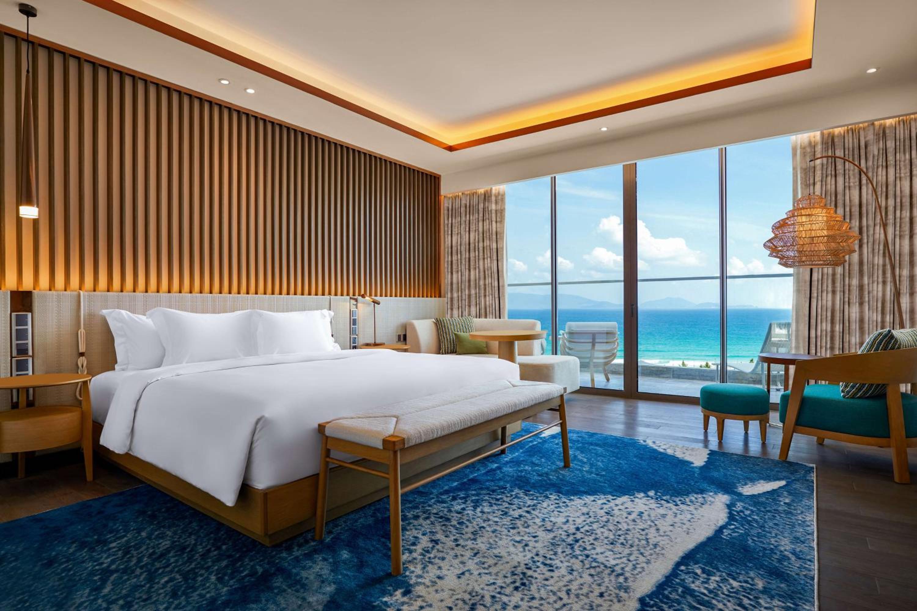 Deluxe Room with Ocean View - Photo 13