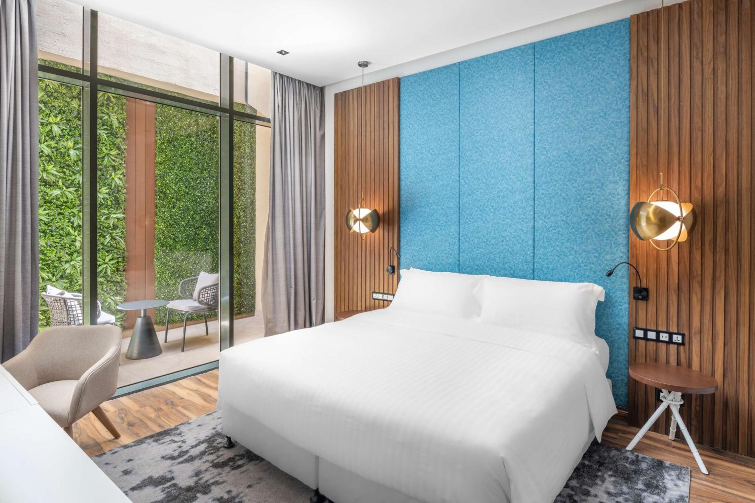 One-Bedroom Suite - Photo 1