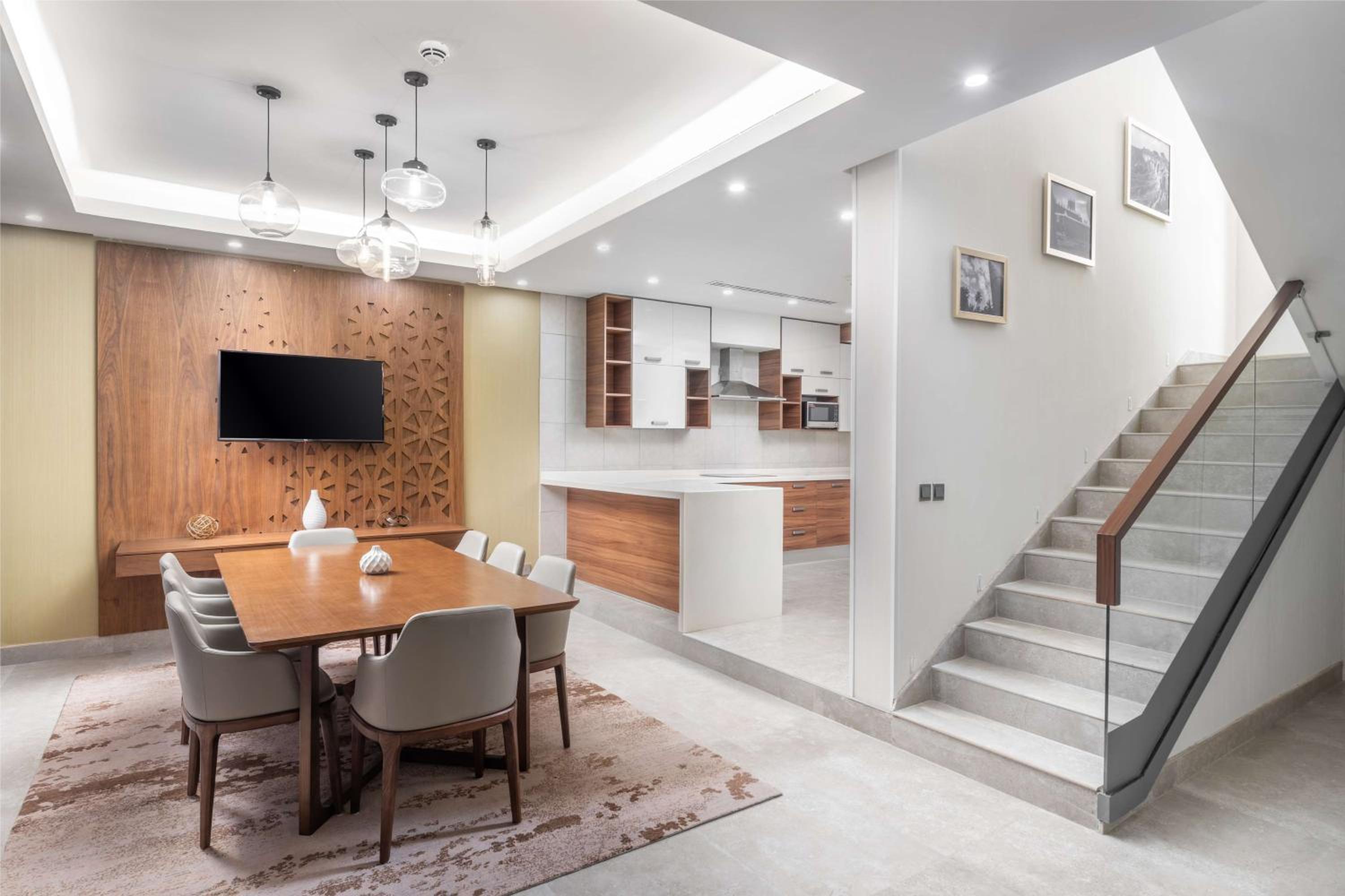 Three-Bedroom Villa - Photo 9