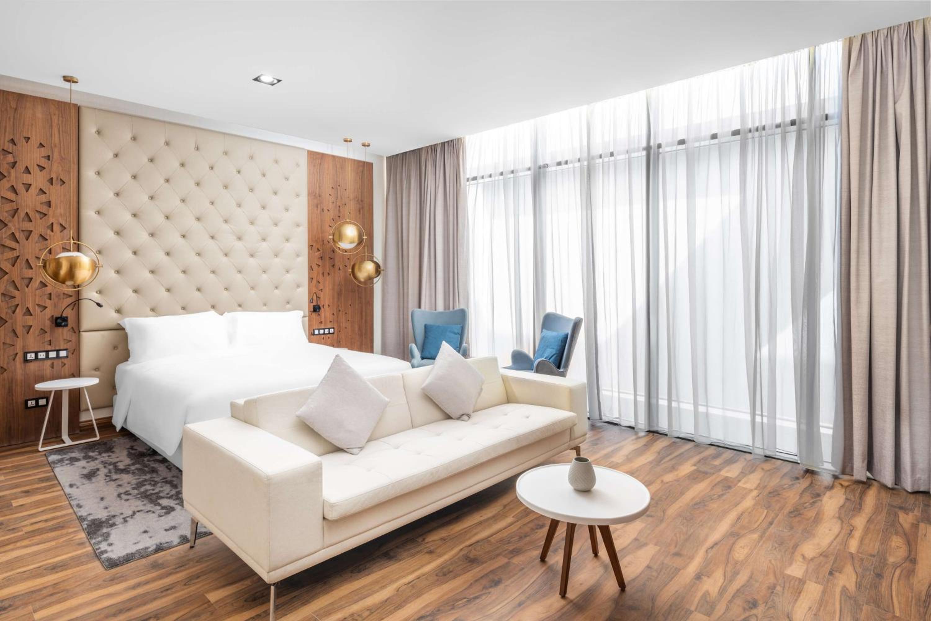 Two-Bedroom Royal Suite - Photo 7