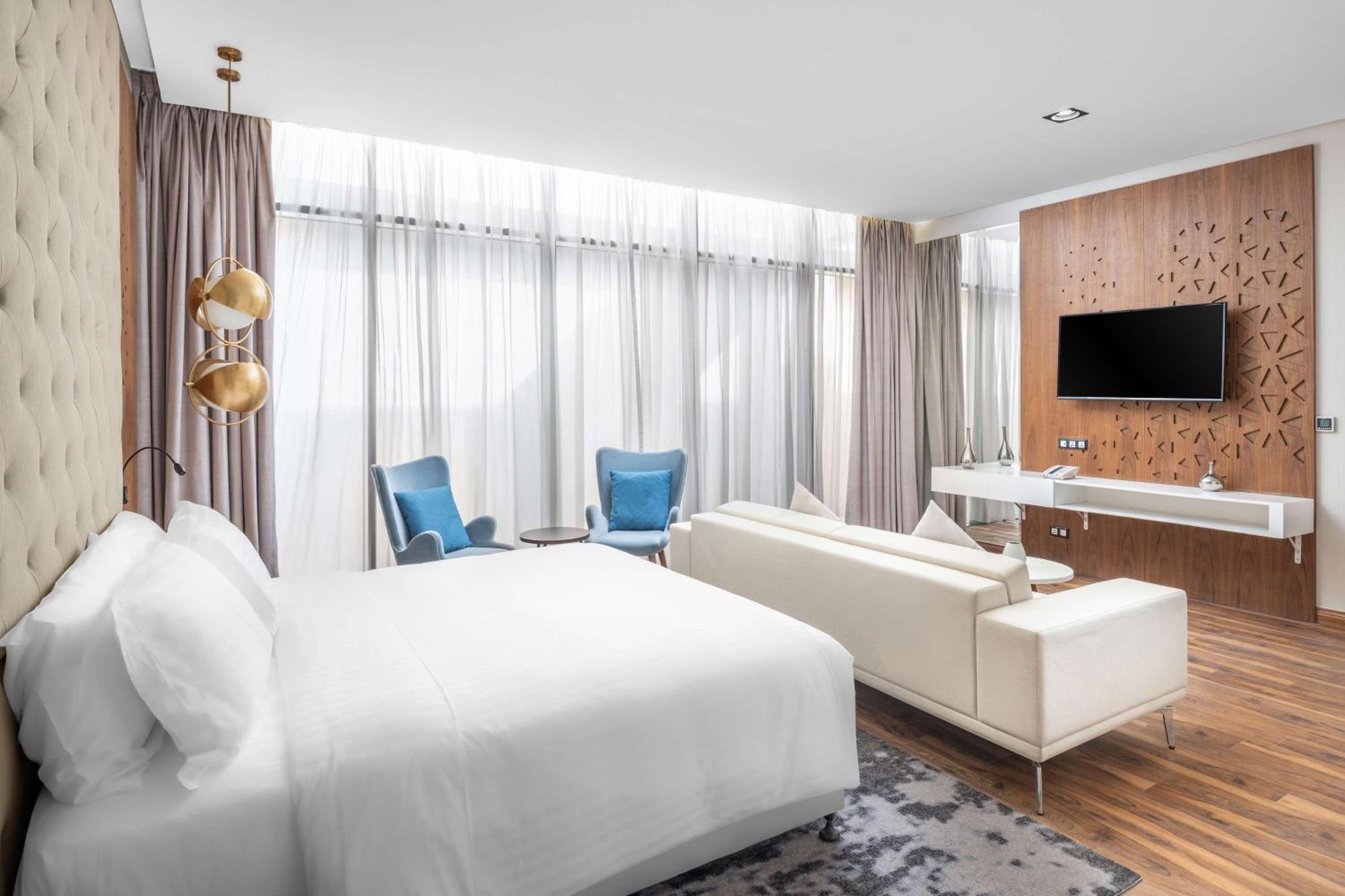 Two-Bedroom Royal Suite - Photo 8