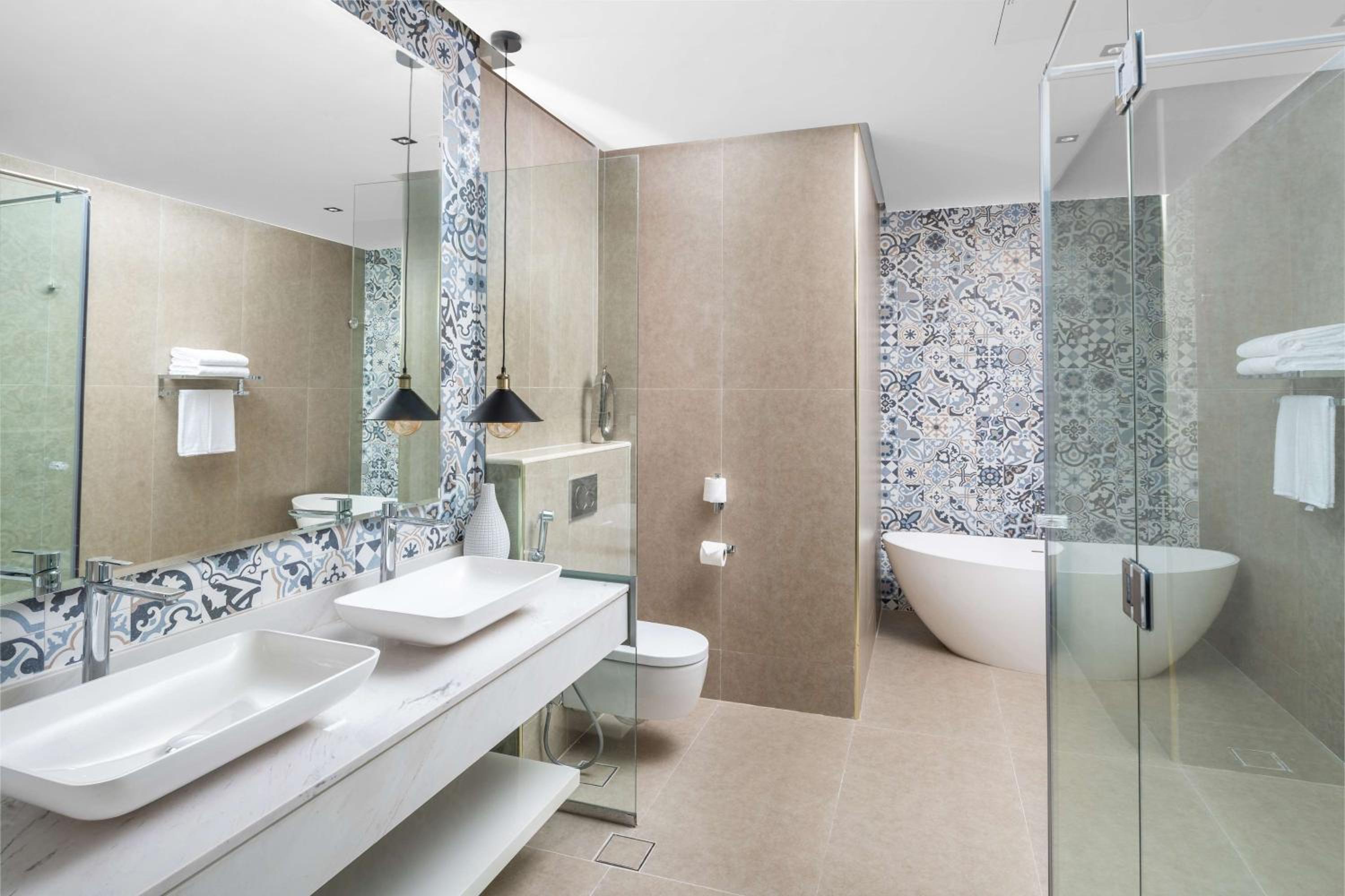 Two-Bedroom Royal Suite - Photo 6